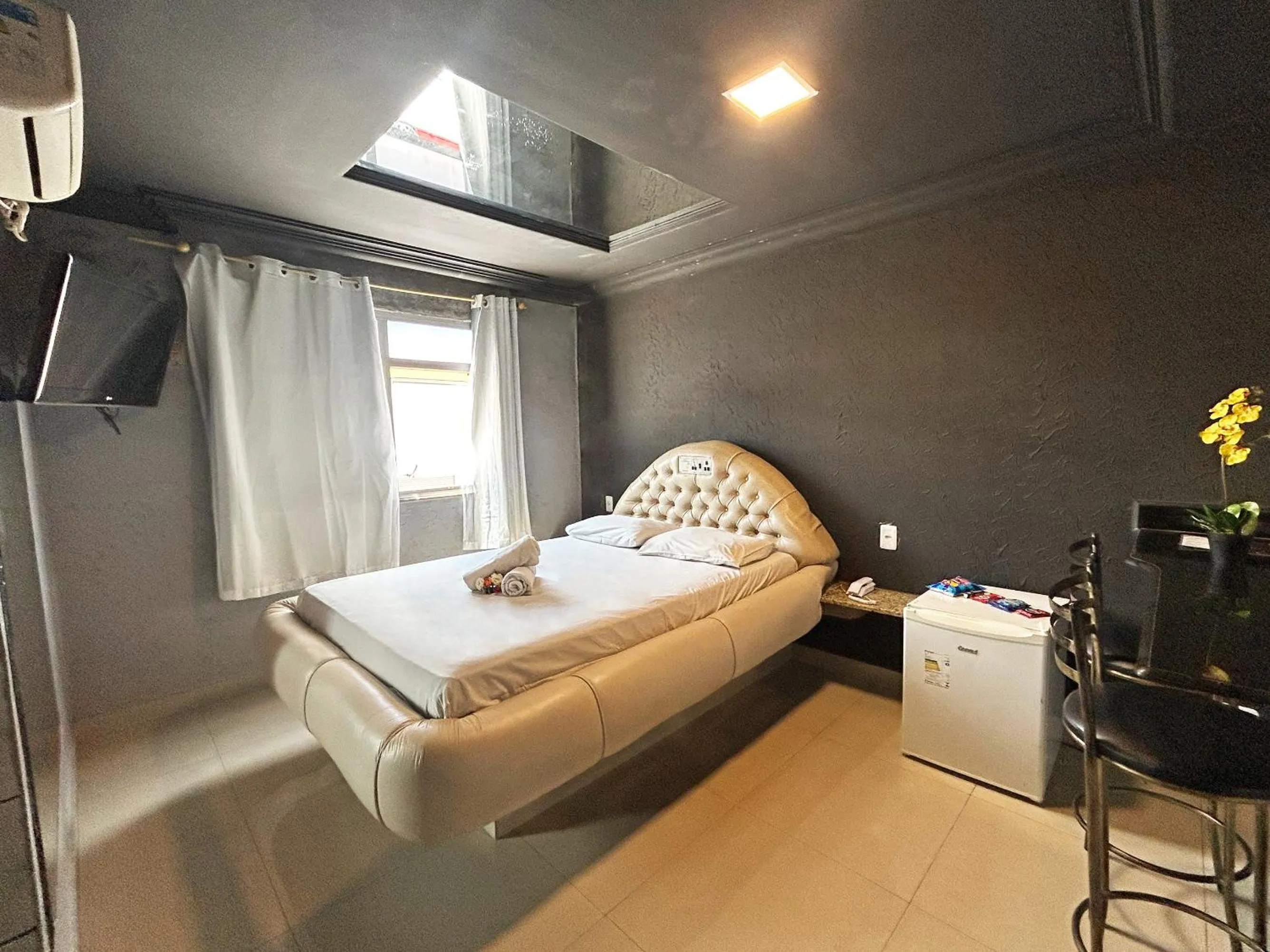 TV and multimedia, Bed in Lamour Hotel