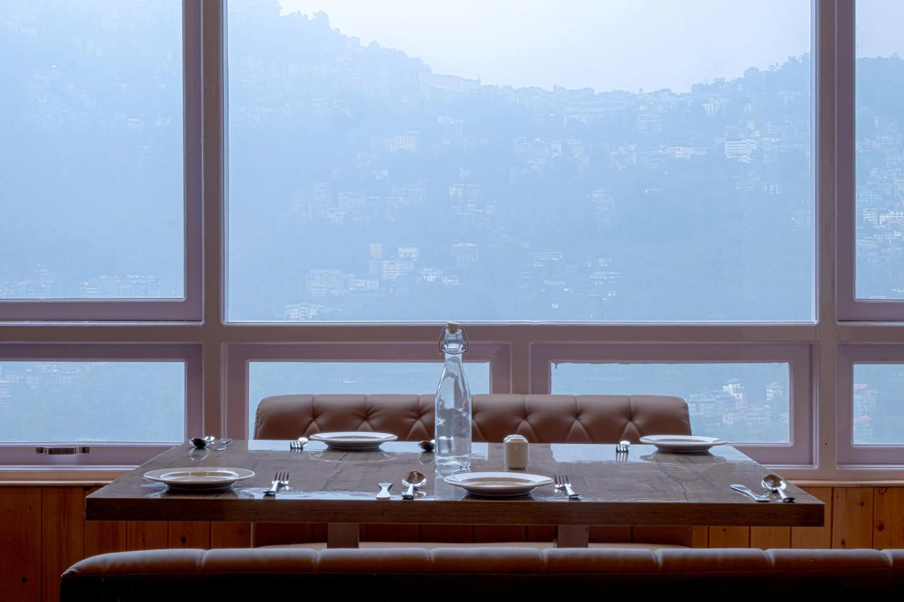 Dining area in Treenz Hotel