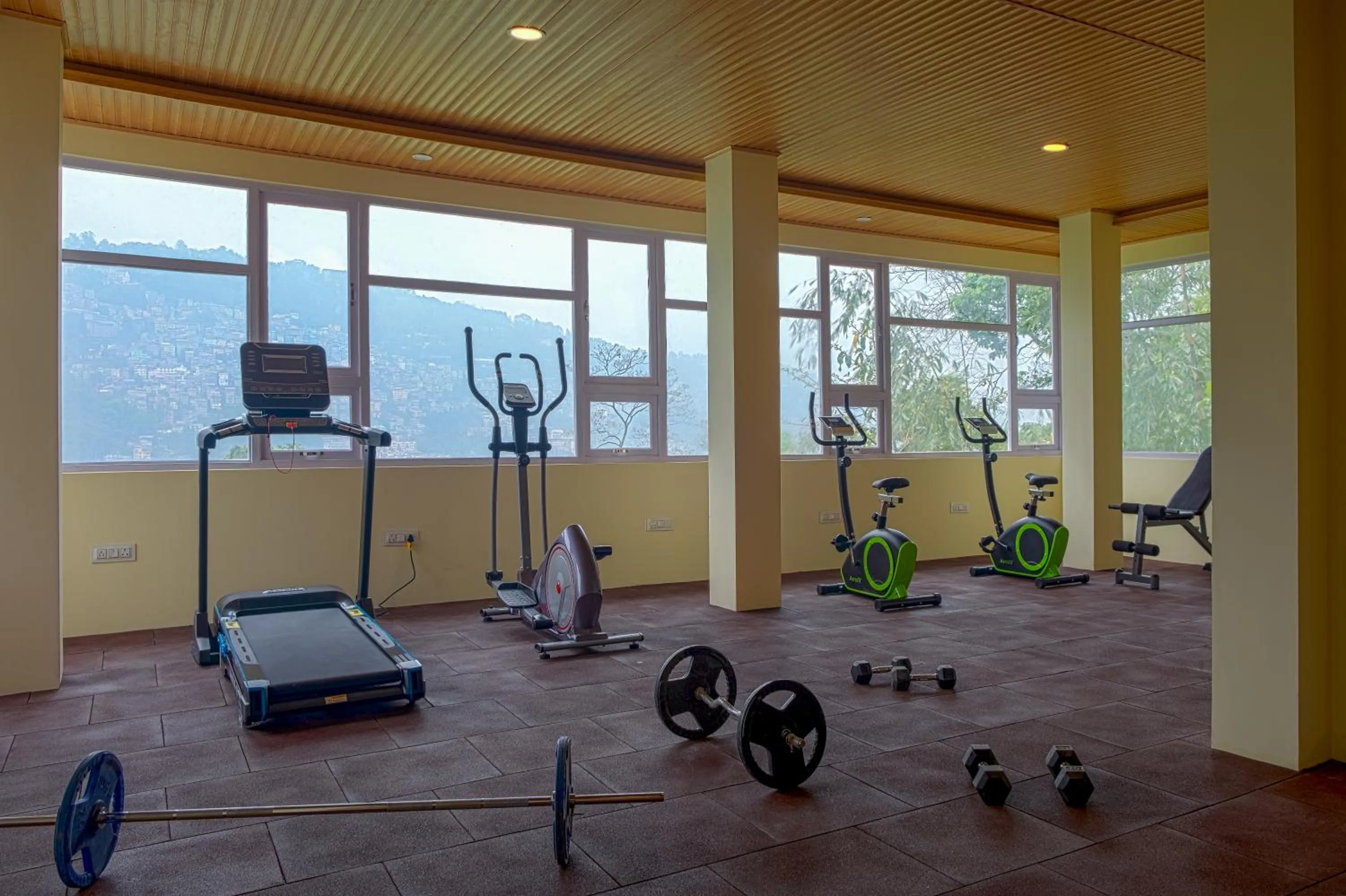 Fitness centre/facilities in Treenz Hotel