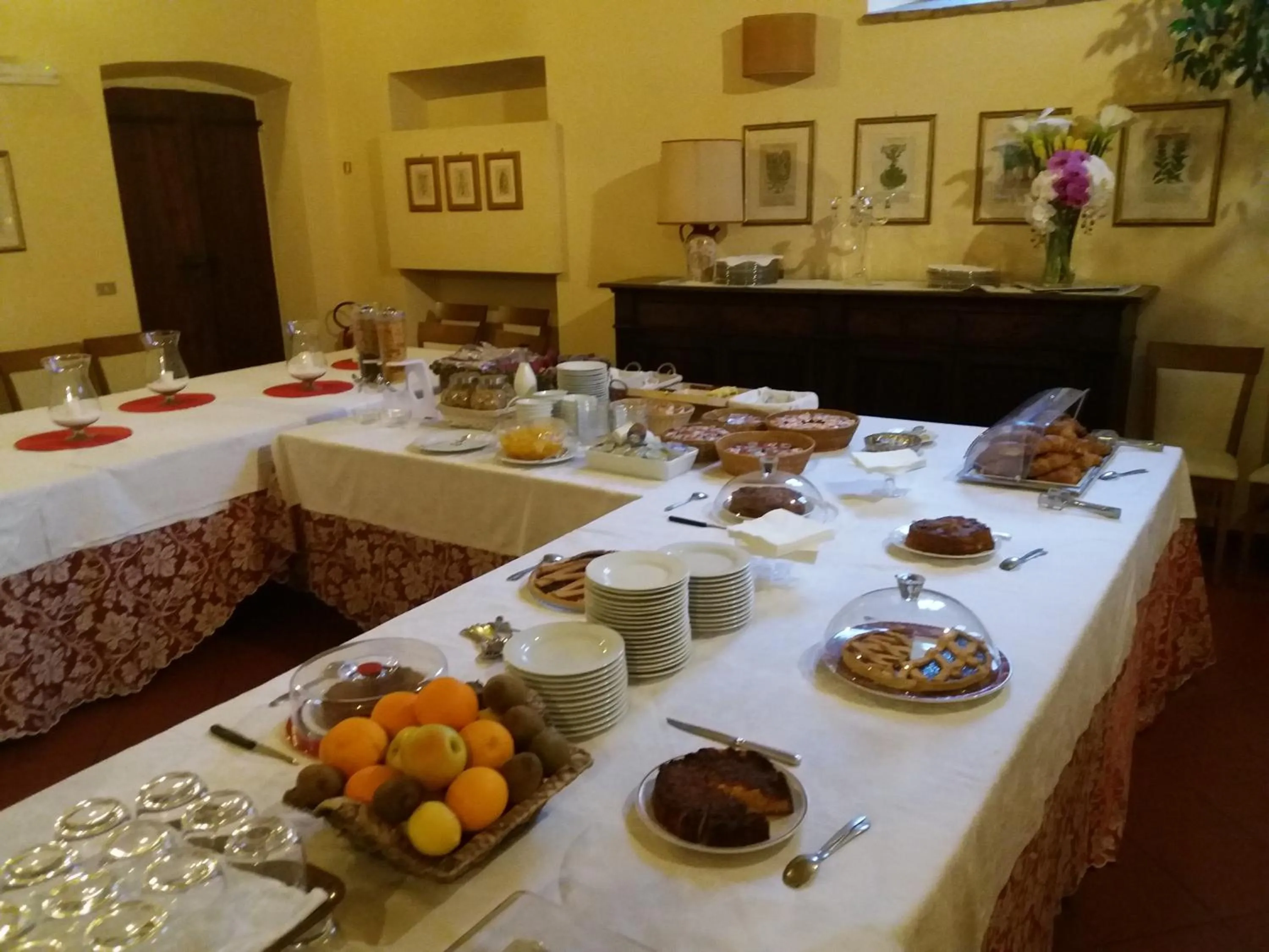 Continental breakfast in Lo Spedalicchio