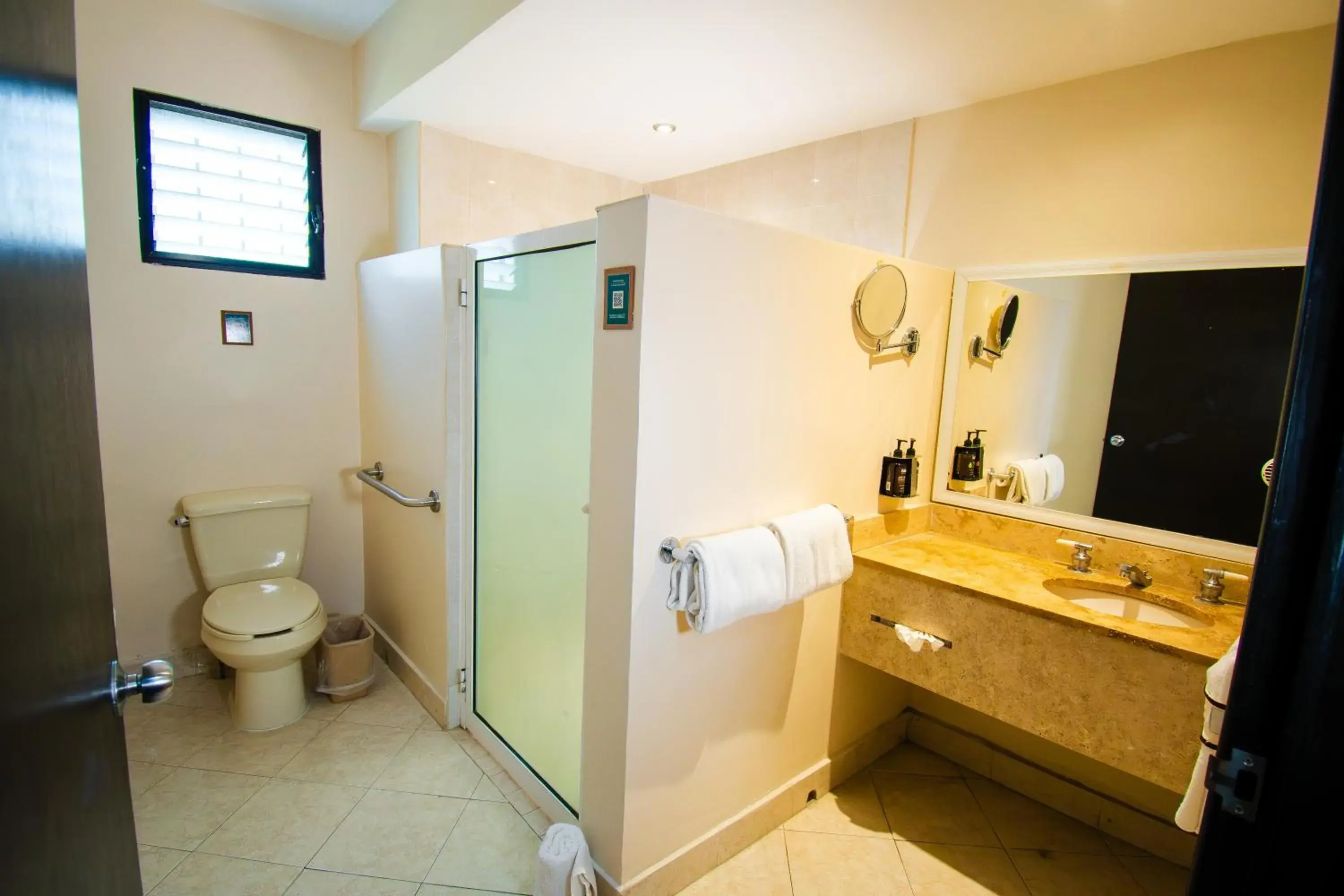 Twin Room - Disability Access in Eco City Hoteles Twin Room - Disability Access in Eco City Hoteles