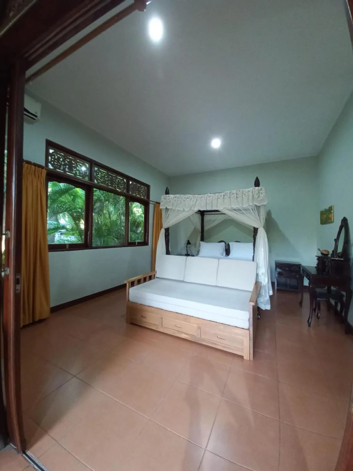 Bed in Bali North Beach B&B