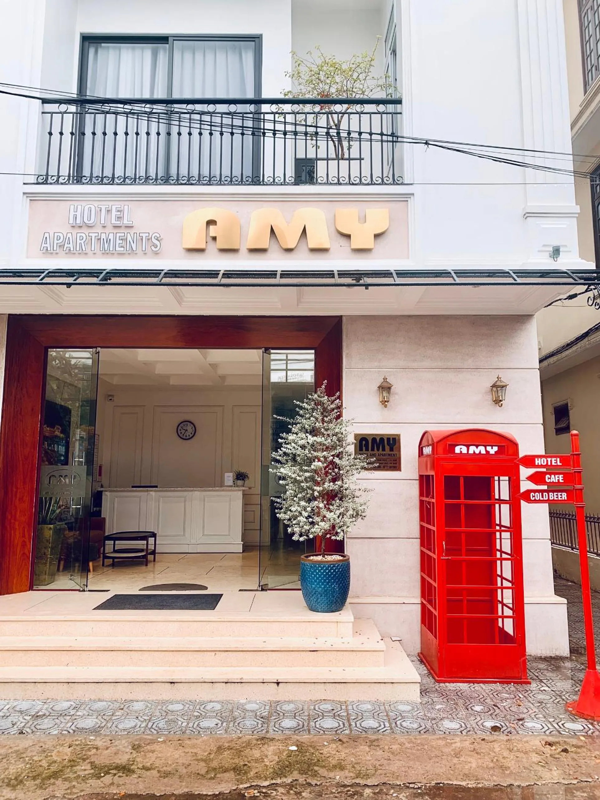 Property building in Amy Hotel And Apartment Hue