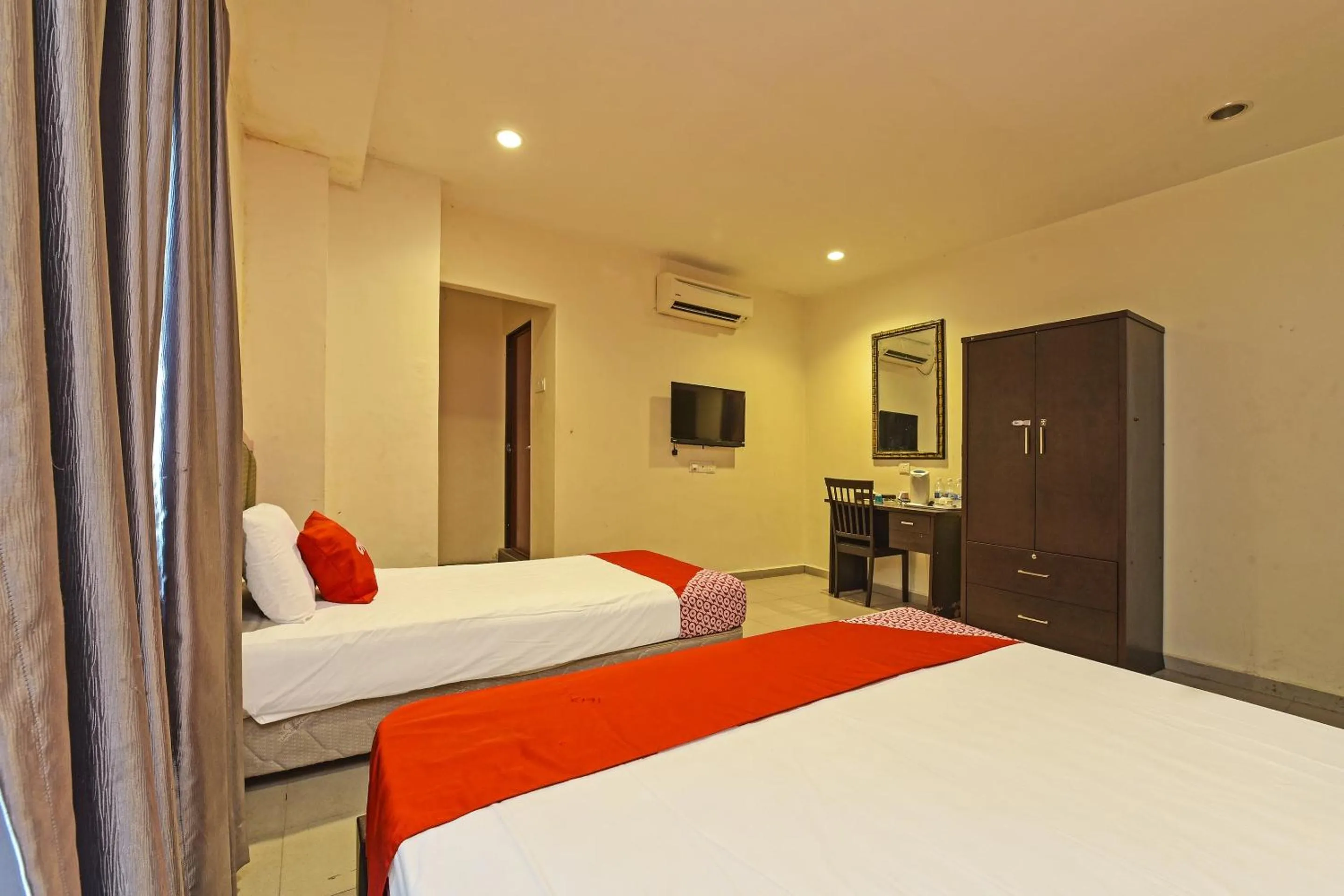 Bedroom, Bed in OYO 90510 Hotel Sahara