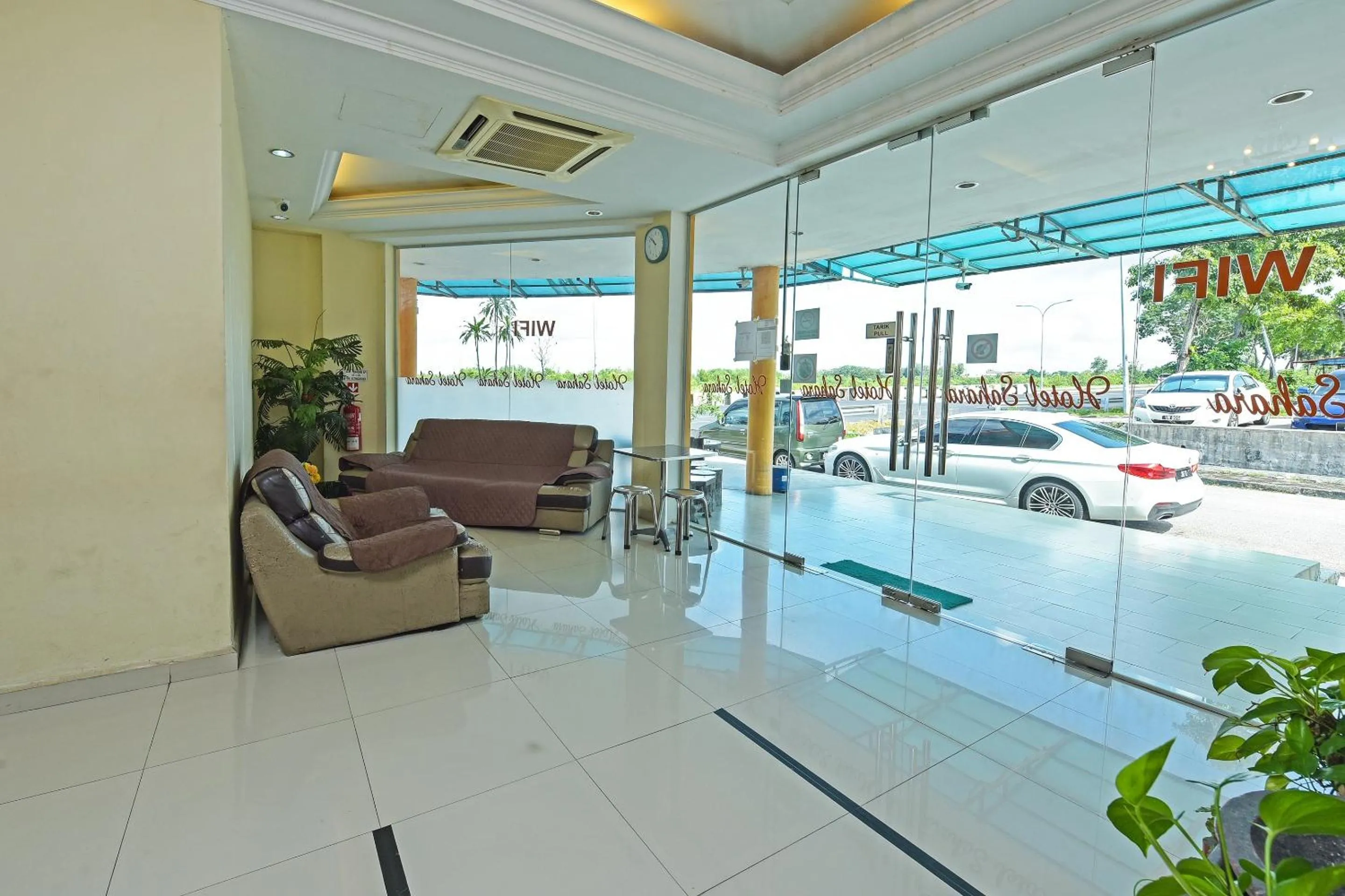Lobby or reception in OYO 90510 Hotel Sahara
