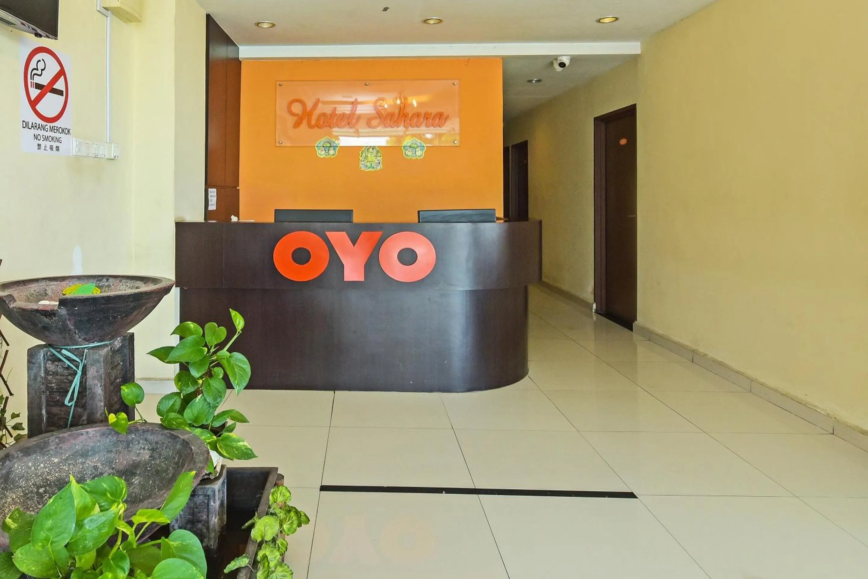 Lobby or reception in OYO 90510 Hotel Sahara