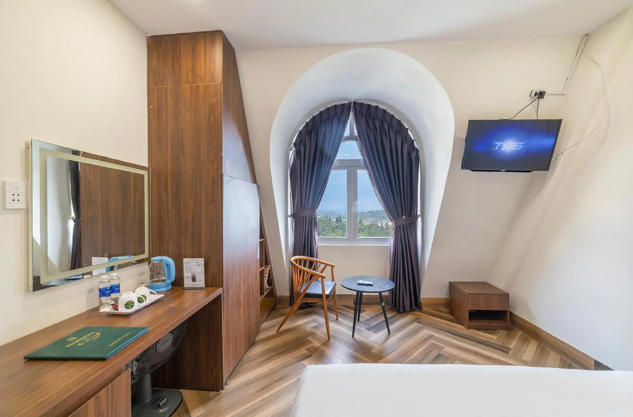 Deluxe Double Room in TALA Dalat Hotel Deluxe Double Room in TALA Dalat Hotel