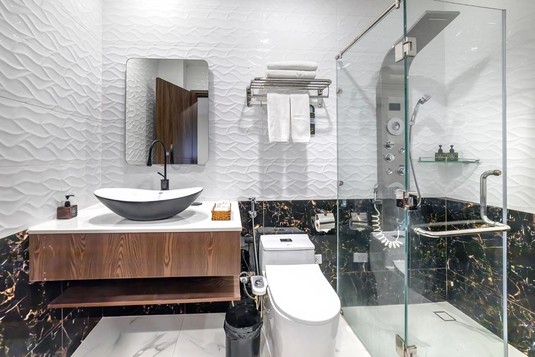 Toilet in TALA Dalat Hotel