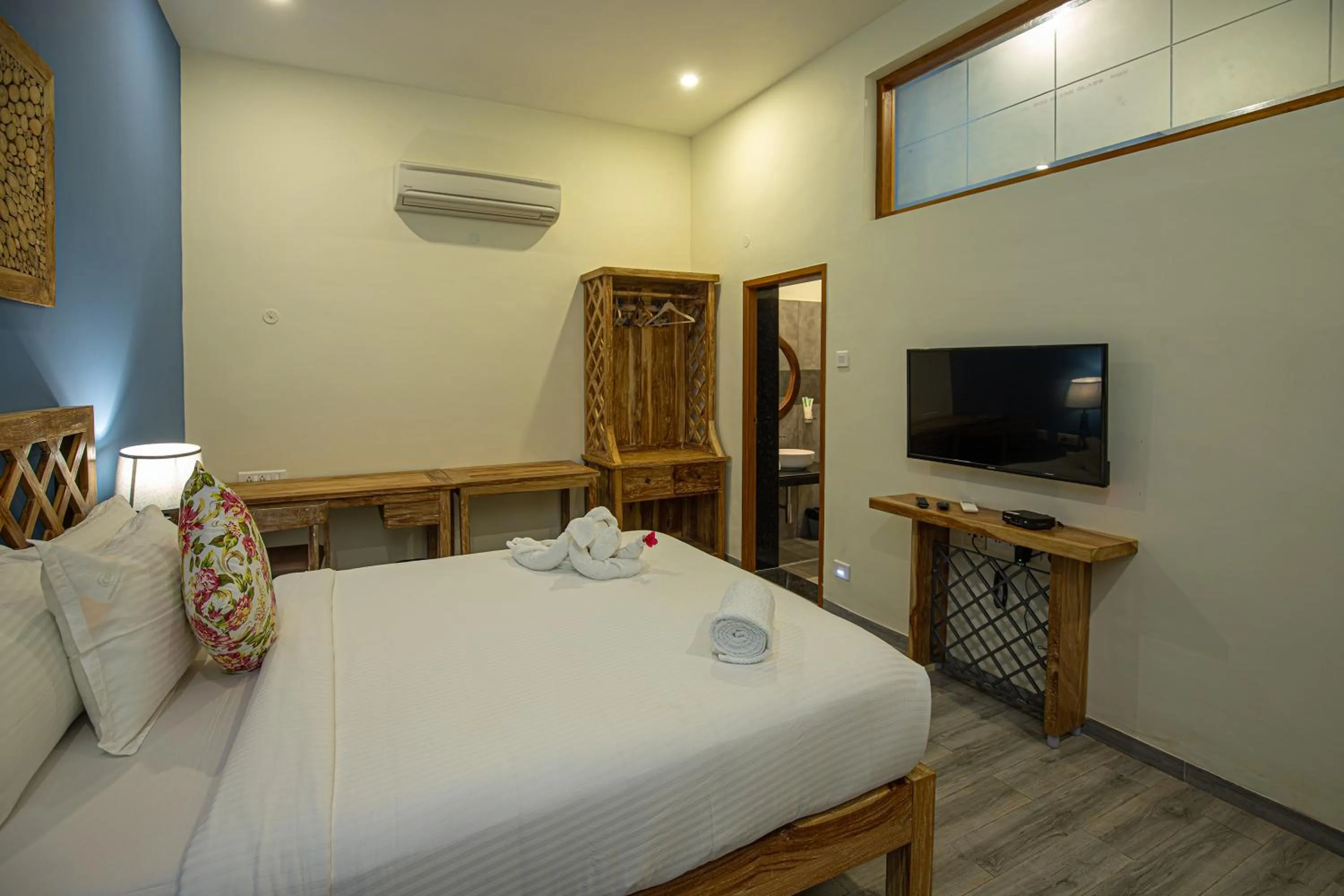 TV and multimedia, Bed in The Croft Resort - Premium Farm Stay