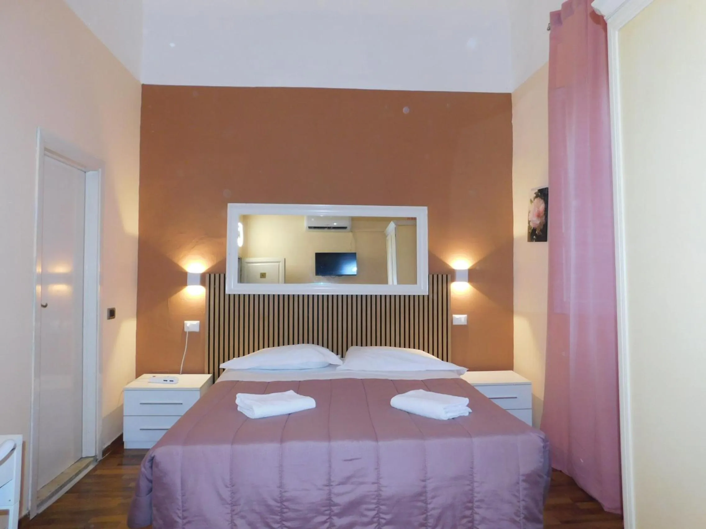 Bed in PICCOLO HOTEL Nel Centro Storico di Firenze