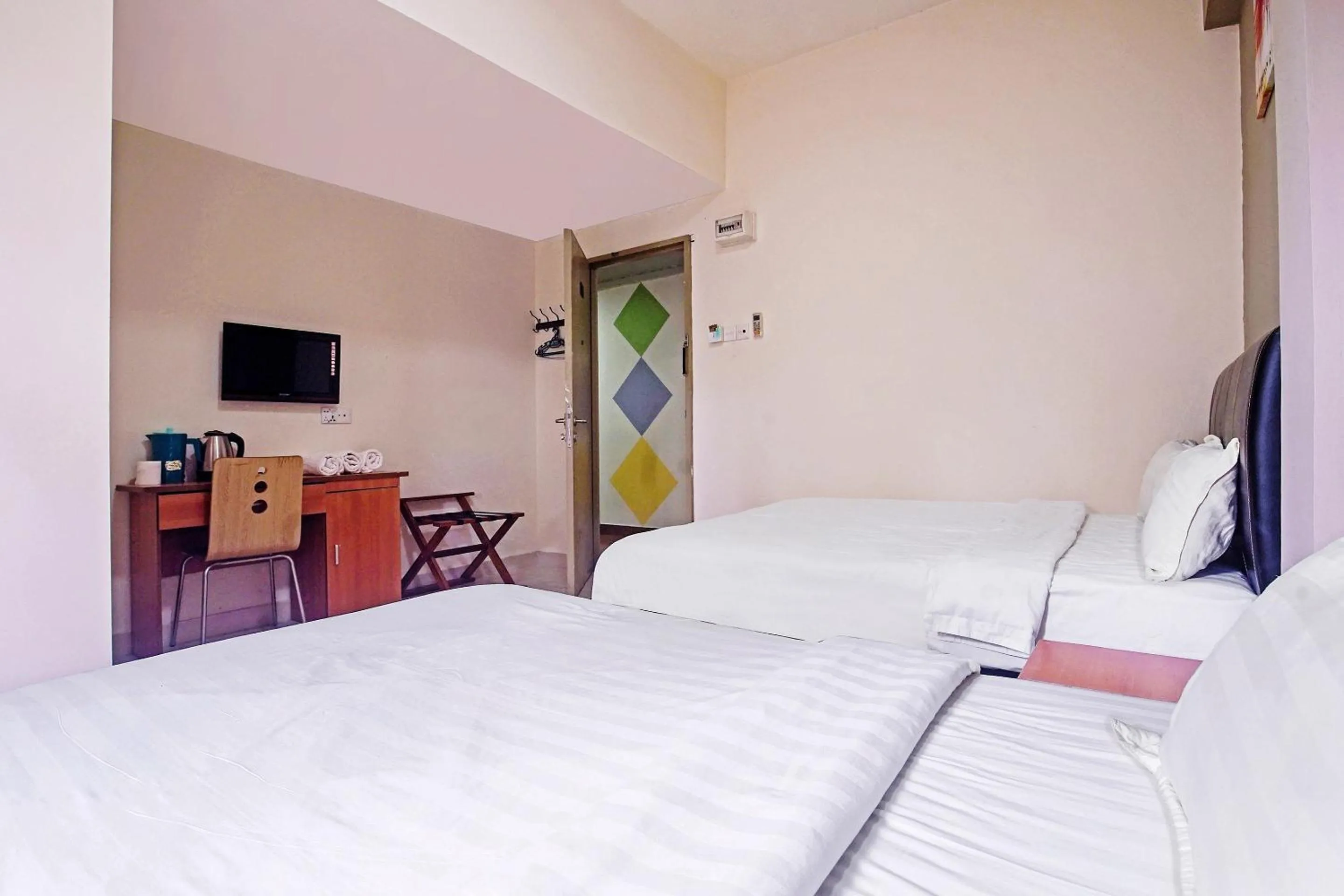 Bedroom, Bed in Hotel O Night Queen salak Tinggi