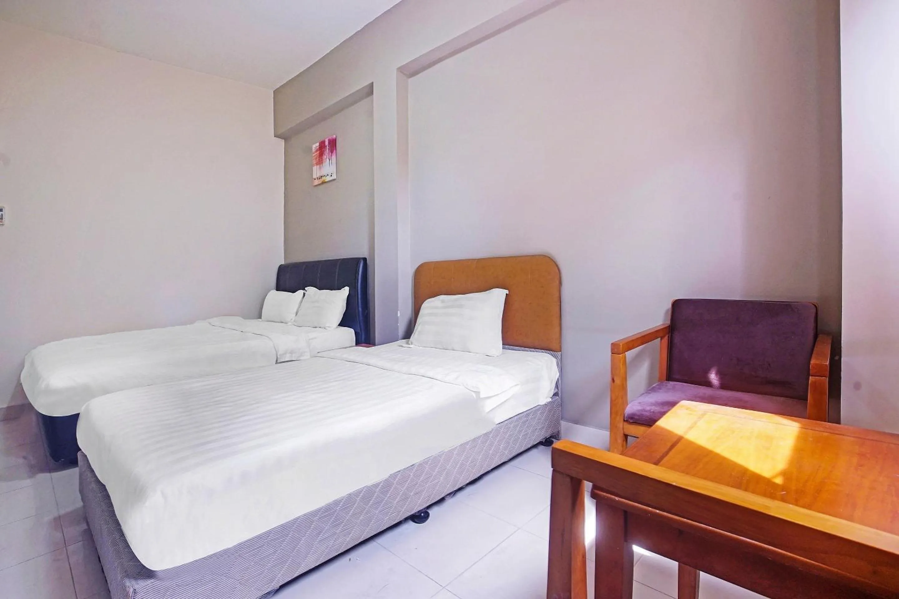 Bedroom, Bed in Hotel O Night Queen salak Tinggi