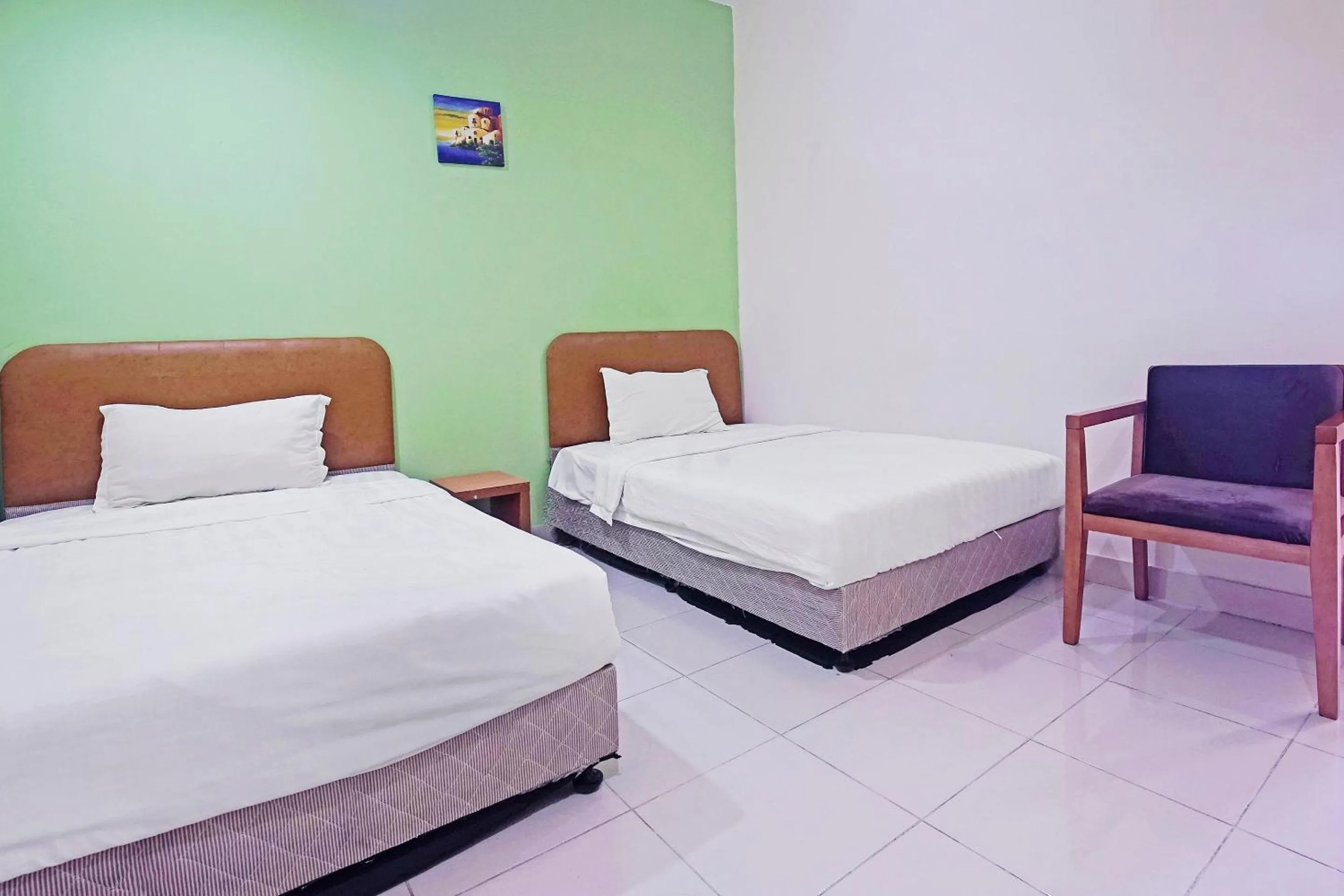 Bedroom, Bed in Hotel O Night Queen salak Tinggi