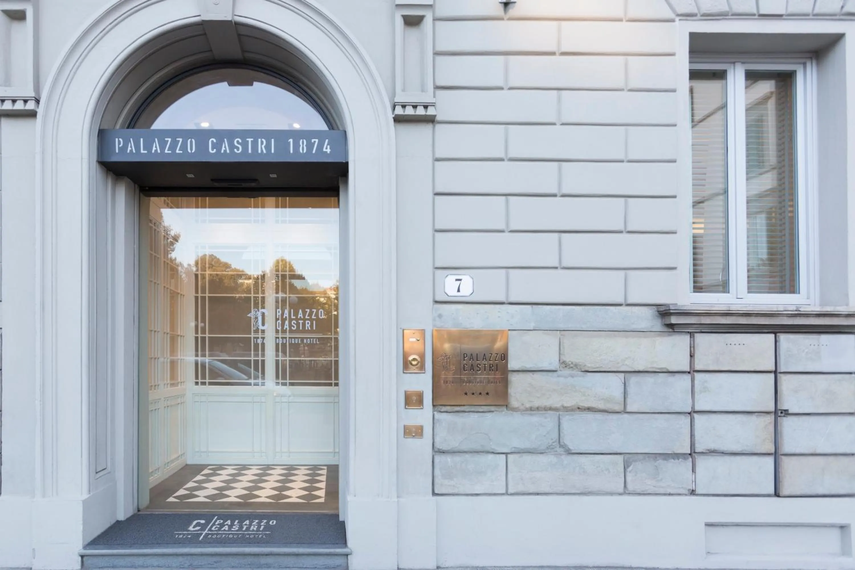 Facade/entrance in Palazzo Castri 1874 Spa & Garden