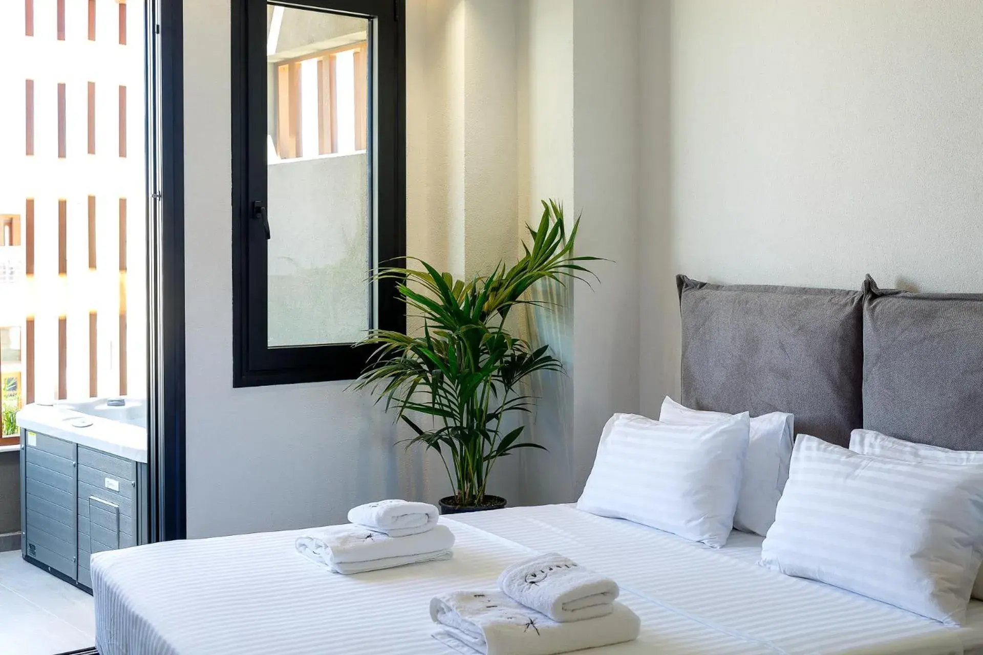 Deluxe Suite in Utopia Luxury Suites Deluxe Suite in Utopia Luxury Suites