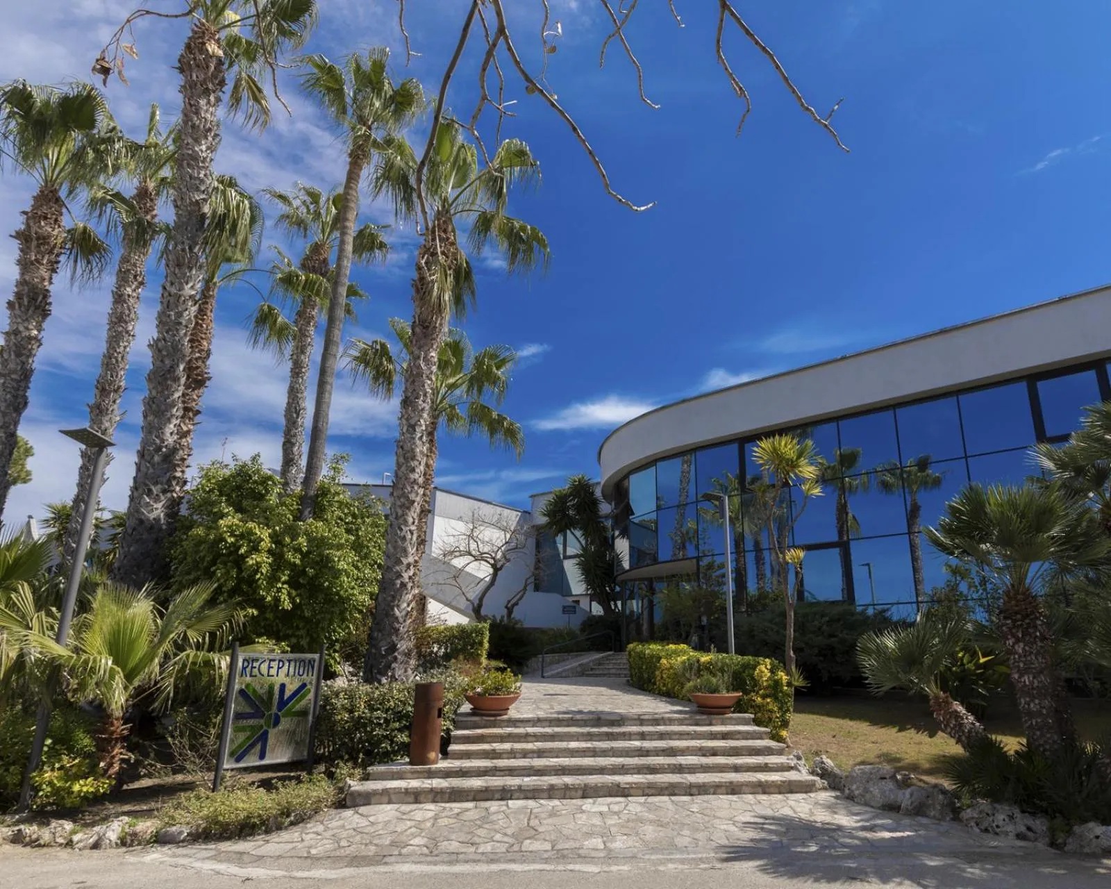 Facade/entrance in Tursport