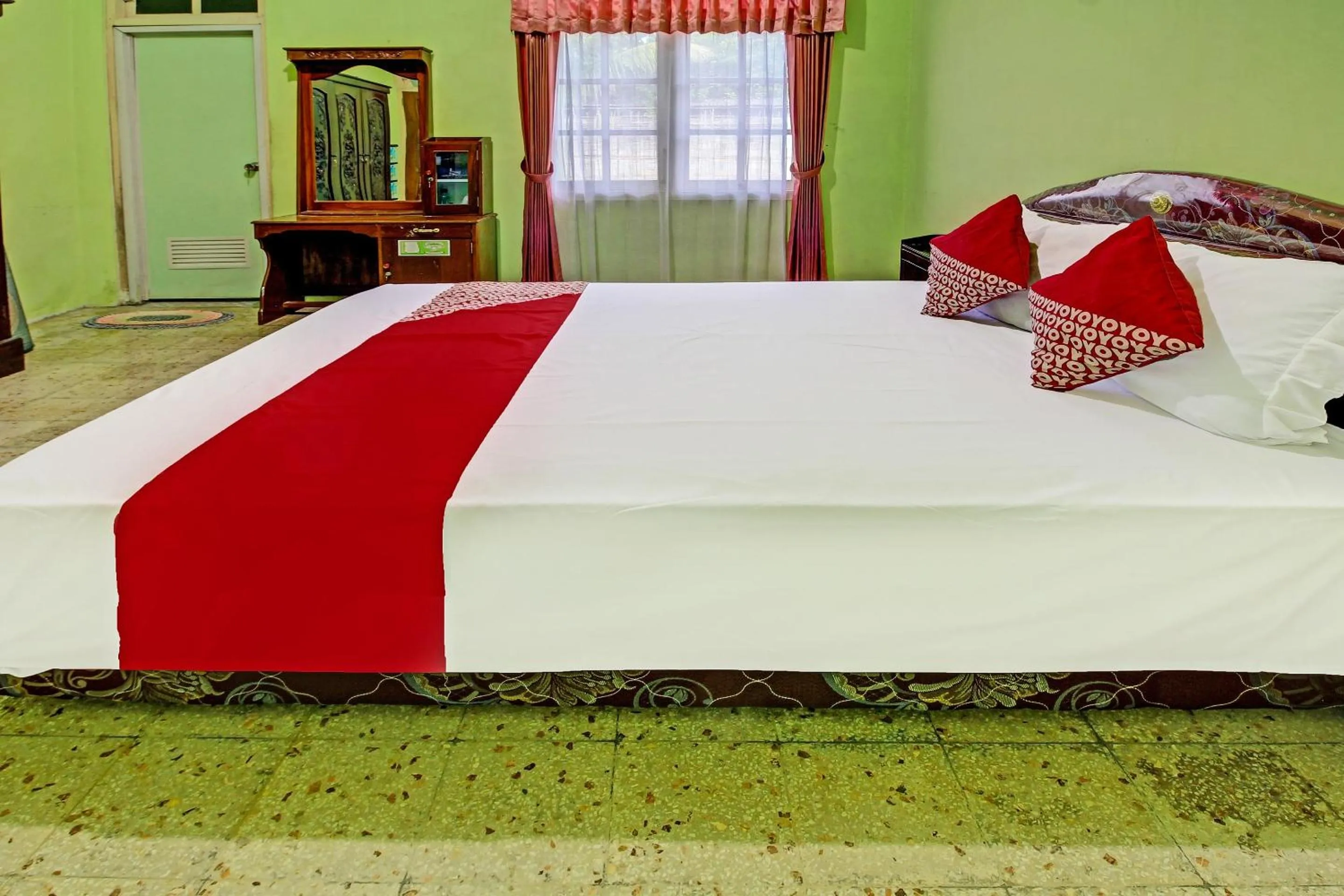 Bedroom, Bed in Hotel O Desa Wisata Pandean