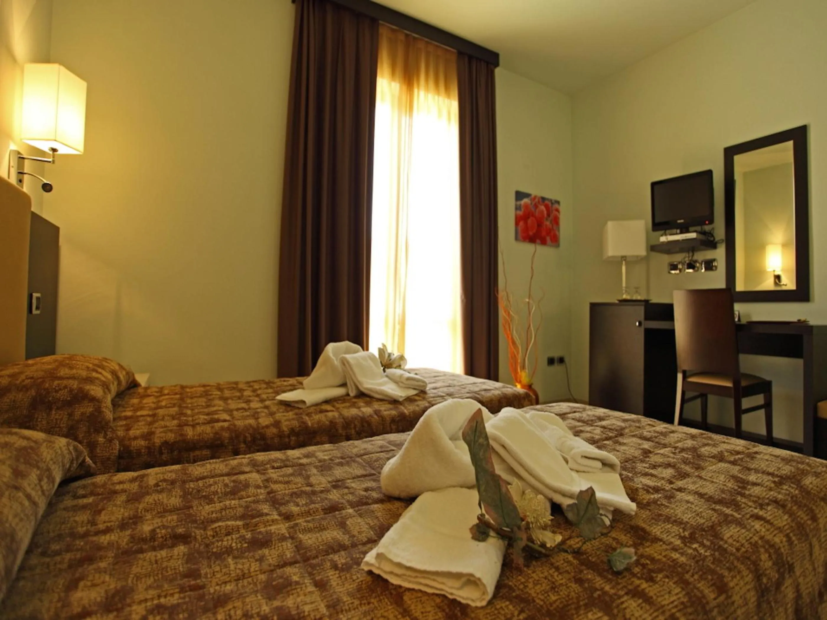 Bedroom, Bed in Euro Hotel