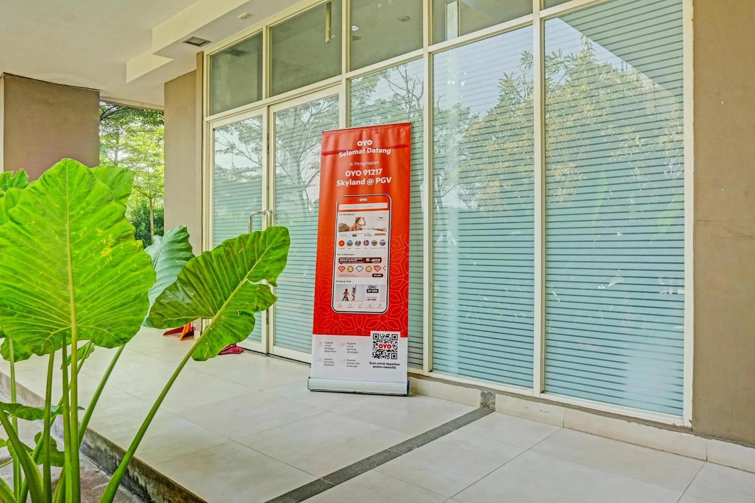 Facade/entrance in OYO 91217 Skyland @ Pgv Near Gunung Putri