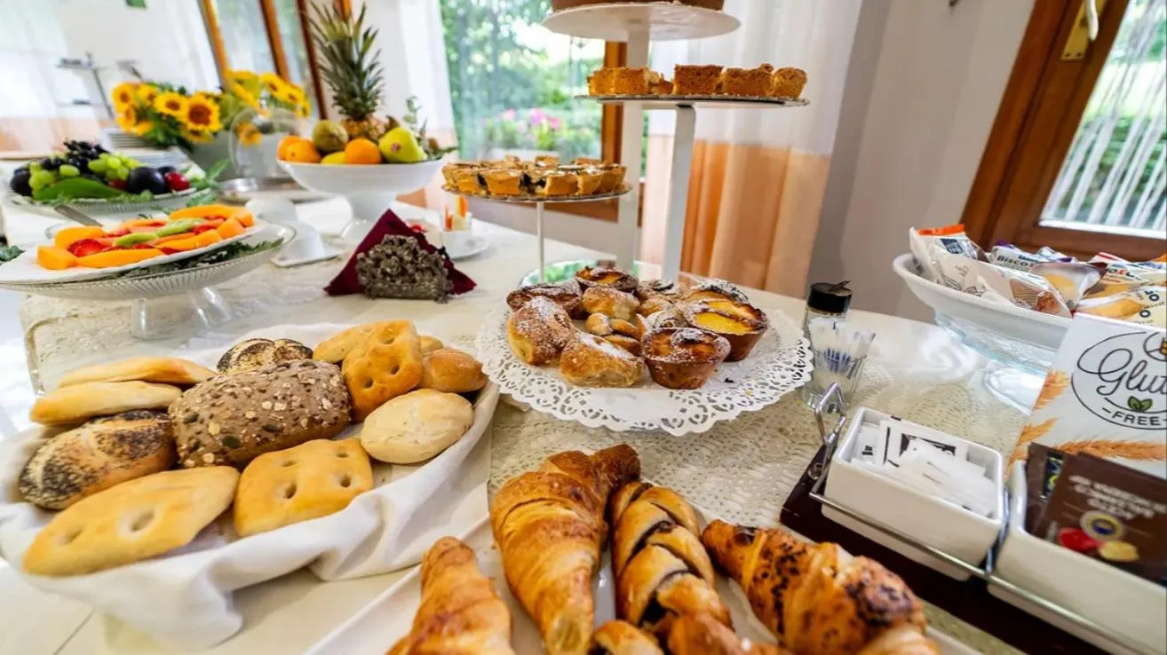 Breakfast in Hotel Terme Salvarola