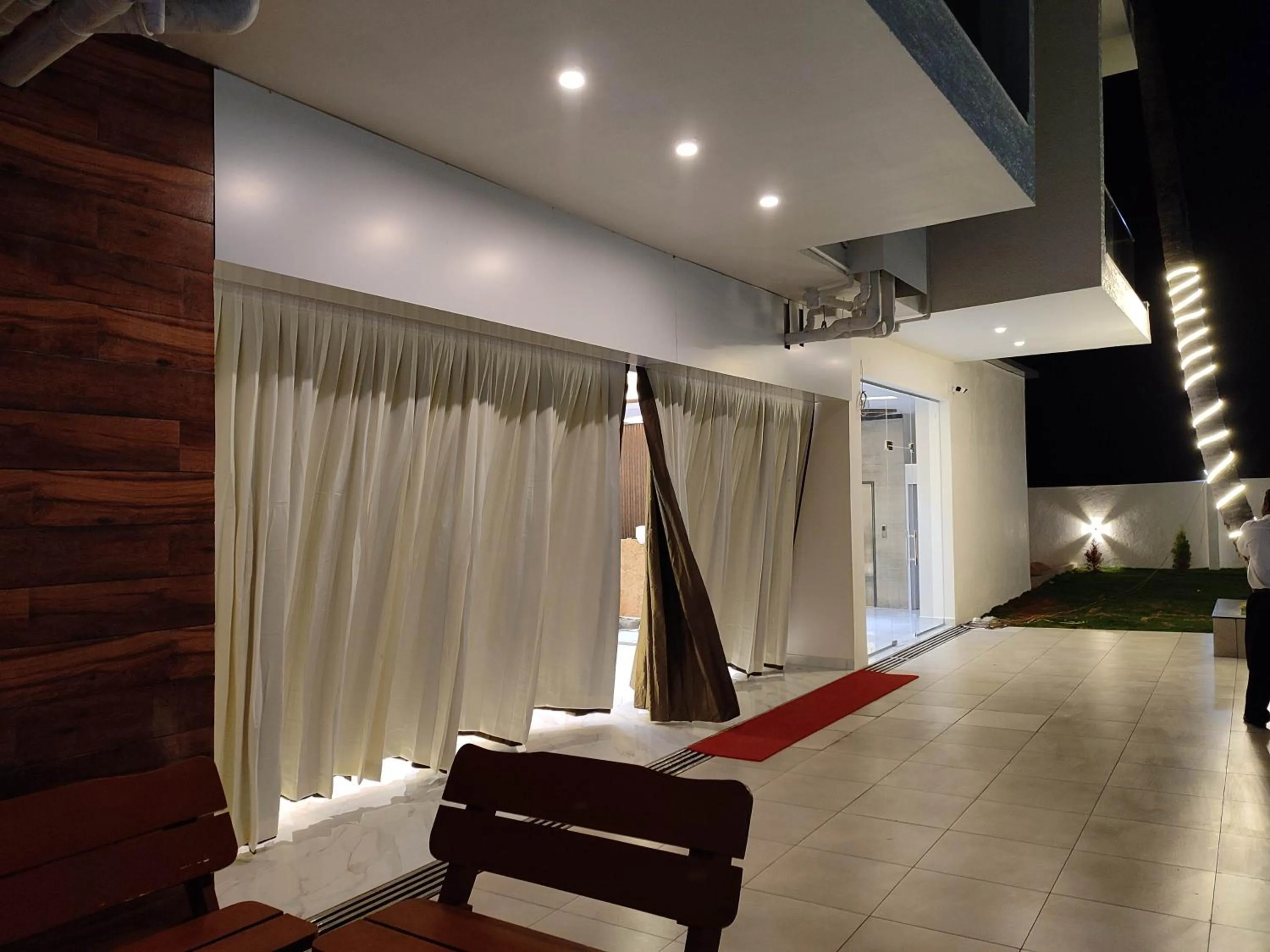 Seating area in SILVER CLOUD