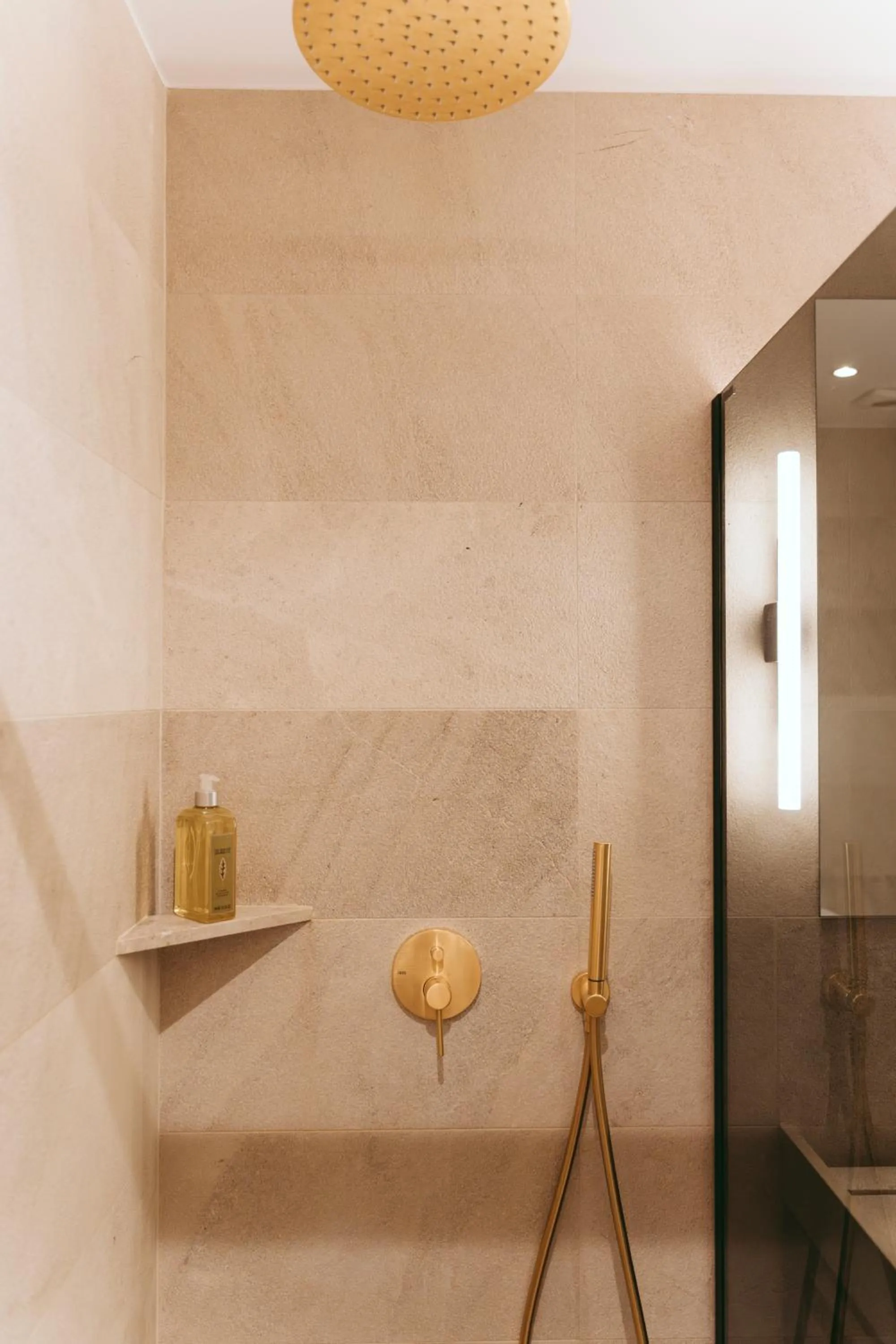 Shower in Rondaia, a Winery & Fincahotel-Agroturismo in Tramuntana