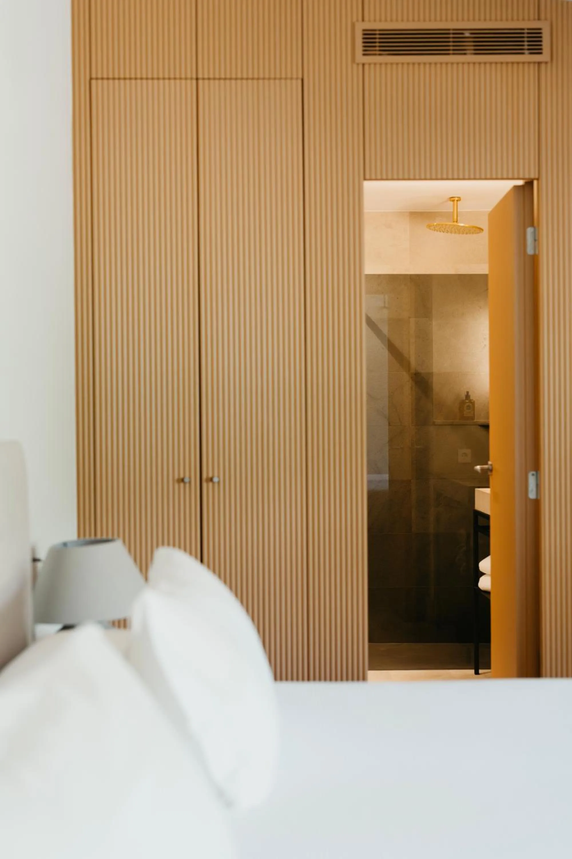 Bed in Rondaia, a Winery & Fincahotel-Agroturismo in Tramuntana