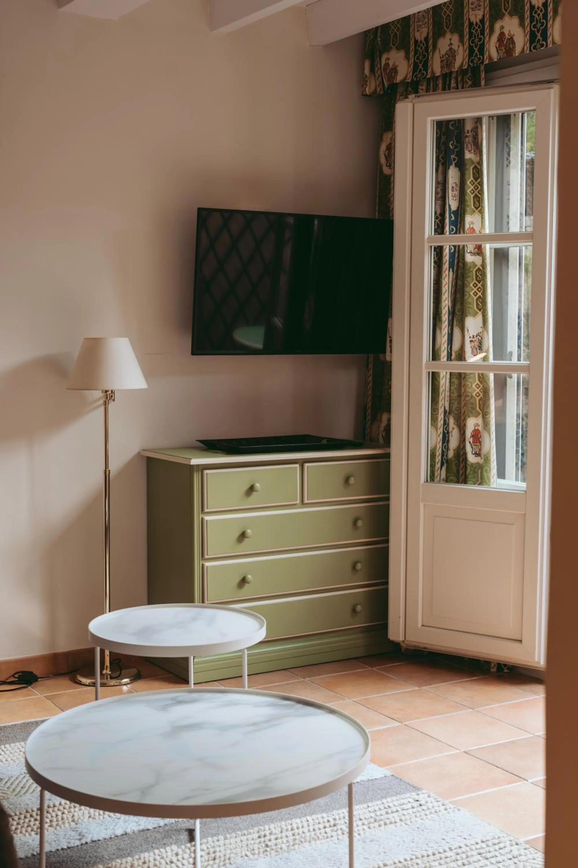 TV and multimedia in Rondaia, a Winery & Fincahotel-Agroturismo in Tramuntana