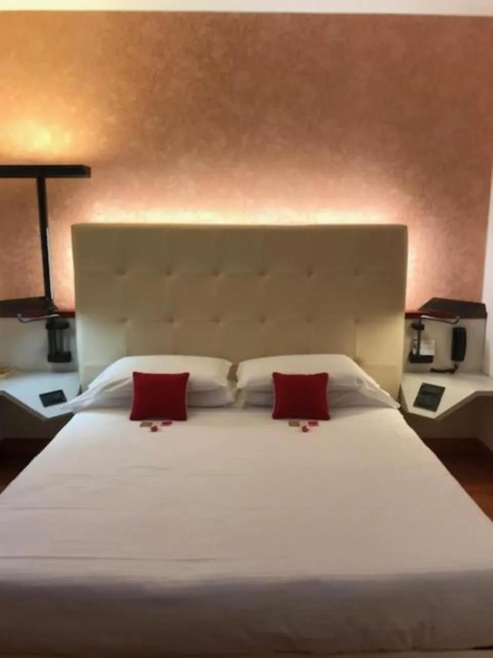 Bed in Best Western Hotel Solaf