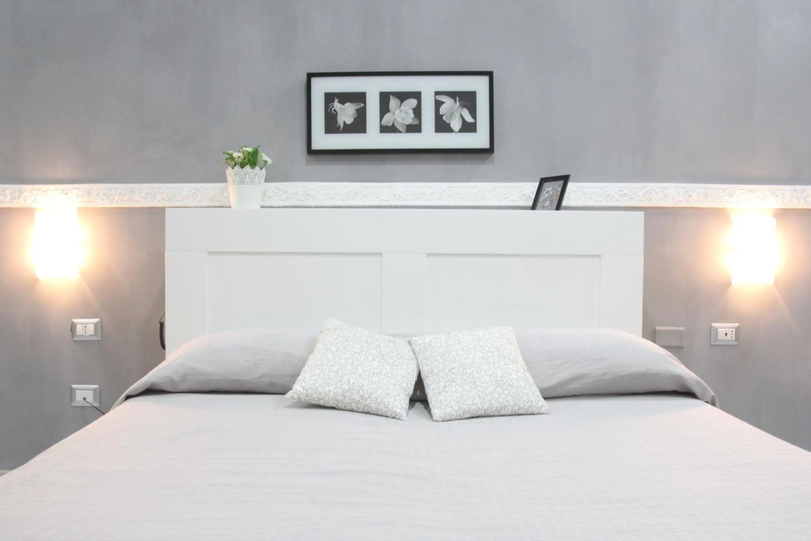 Decorative detail, Bed in Hotel Luna Rossa