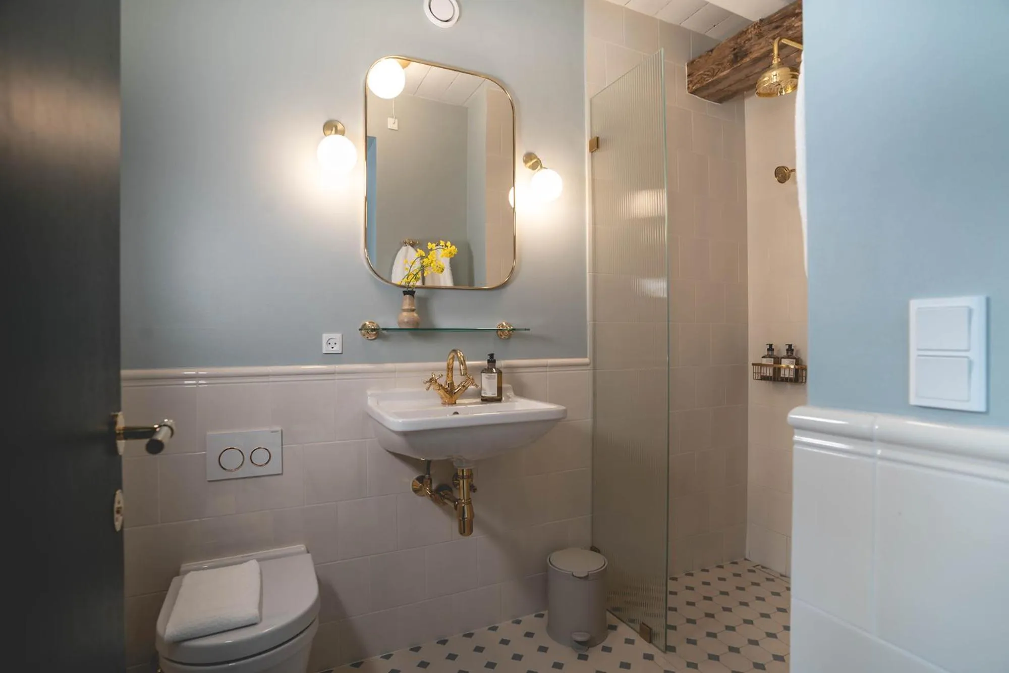 Shower in Broløkke Herregård