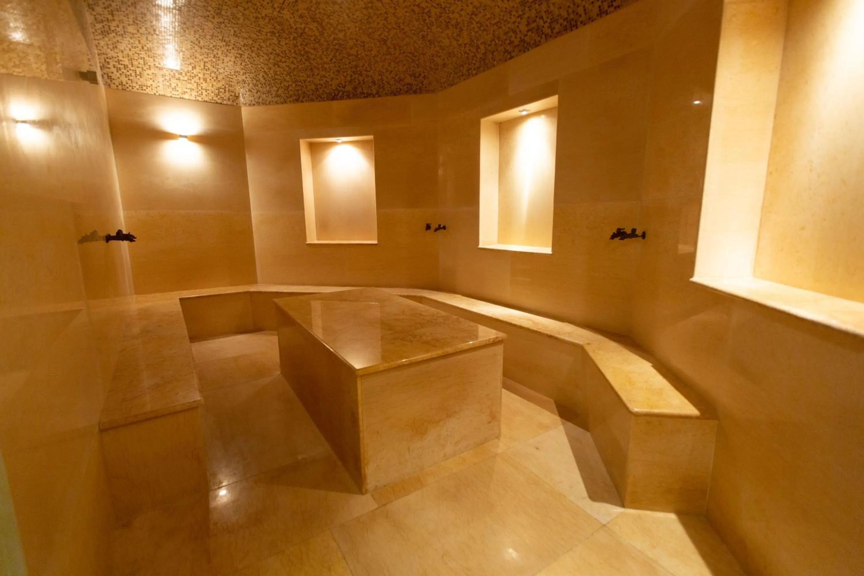 Sauna in Latar Hotel Yerevan