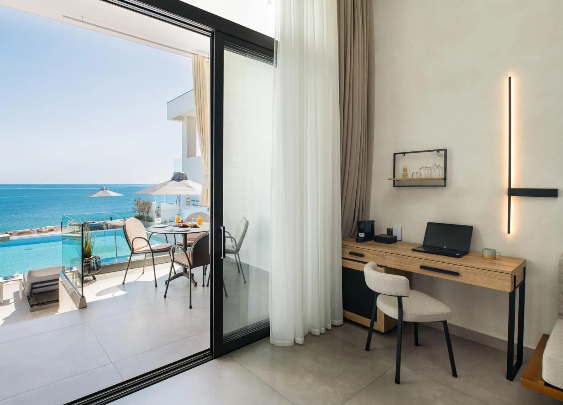 Coffee/tea facilities in Akrotiri Olympus Luxury Suites - Adults Only