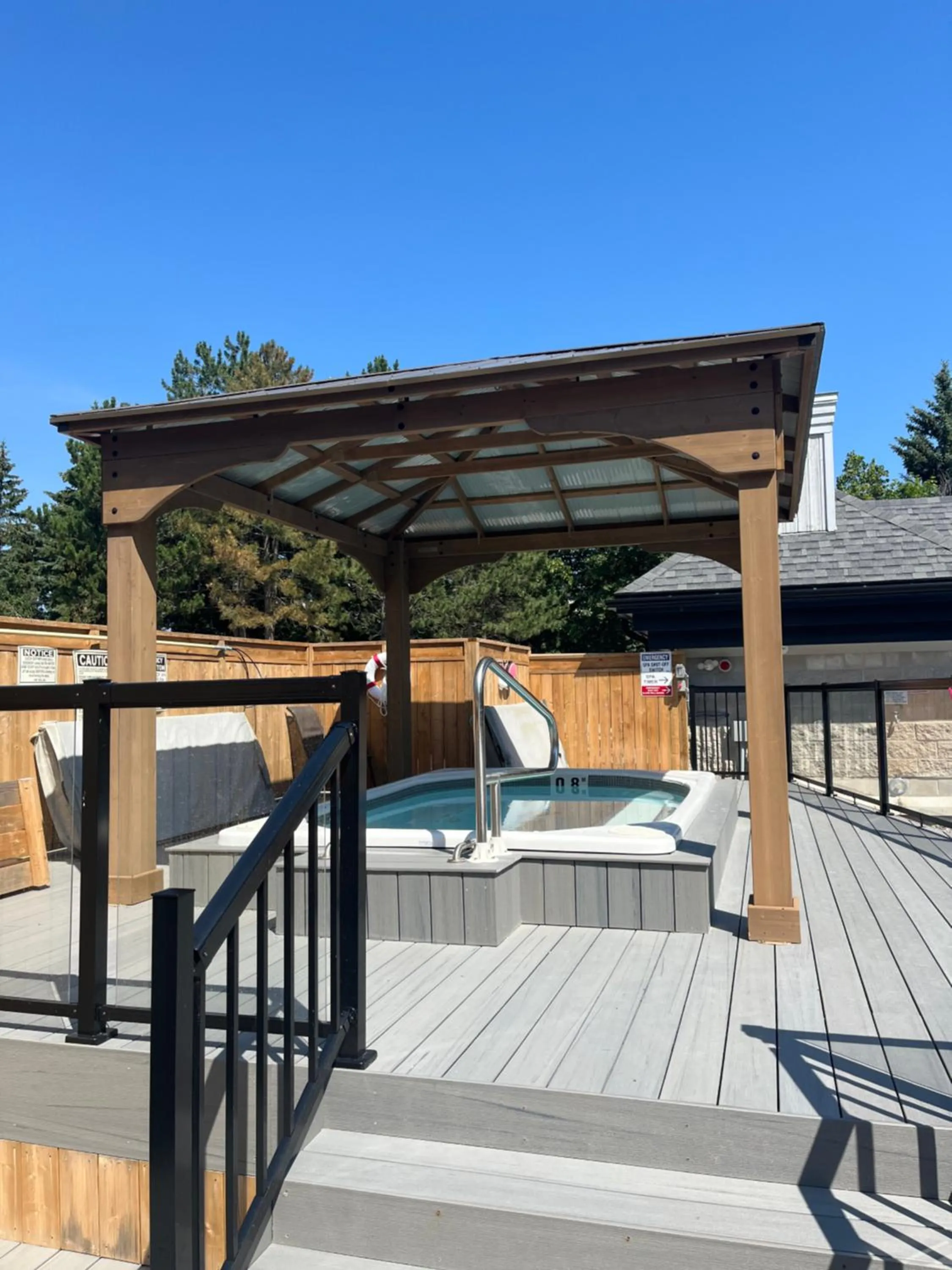 Modern Mountainside Ski In/Ski Out Studio at Blue