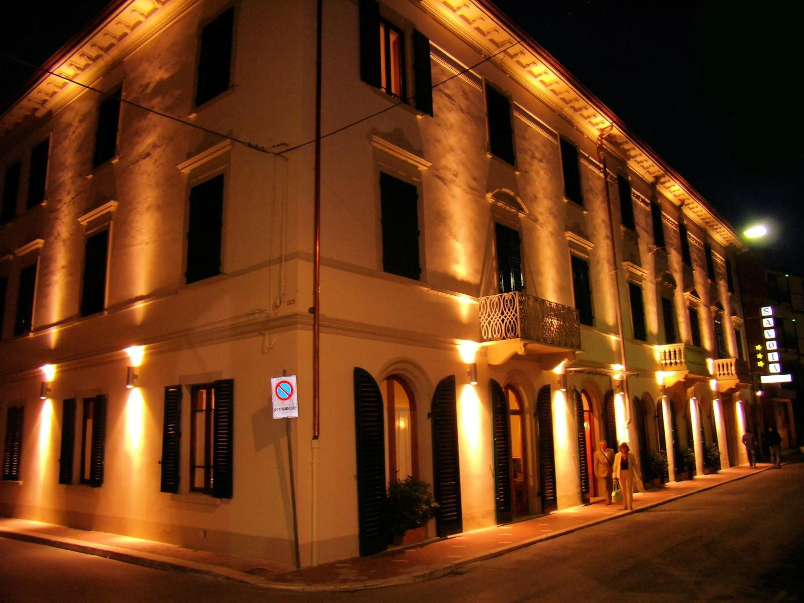 Facade/entrance in Hotel Savoia e Campana