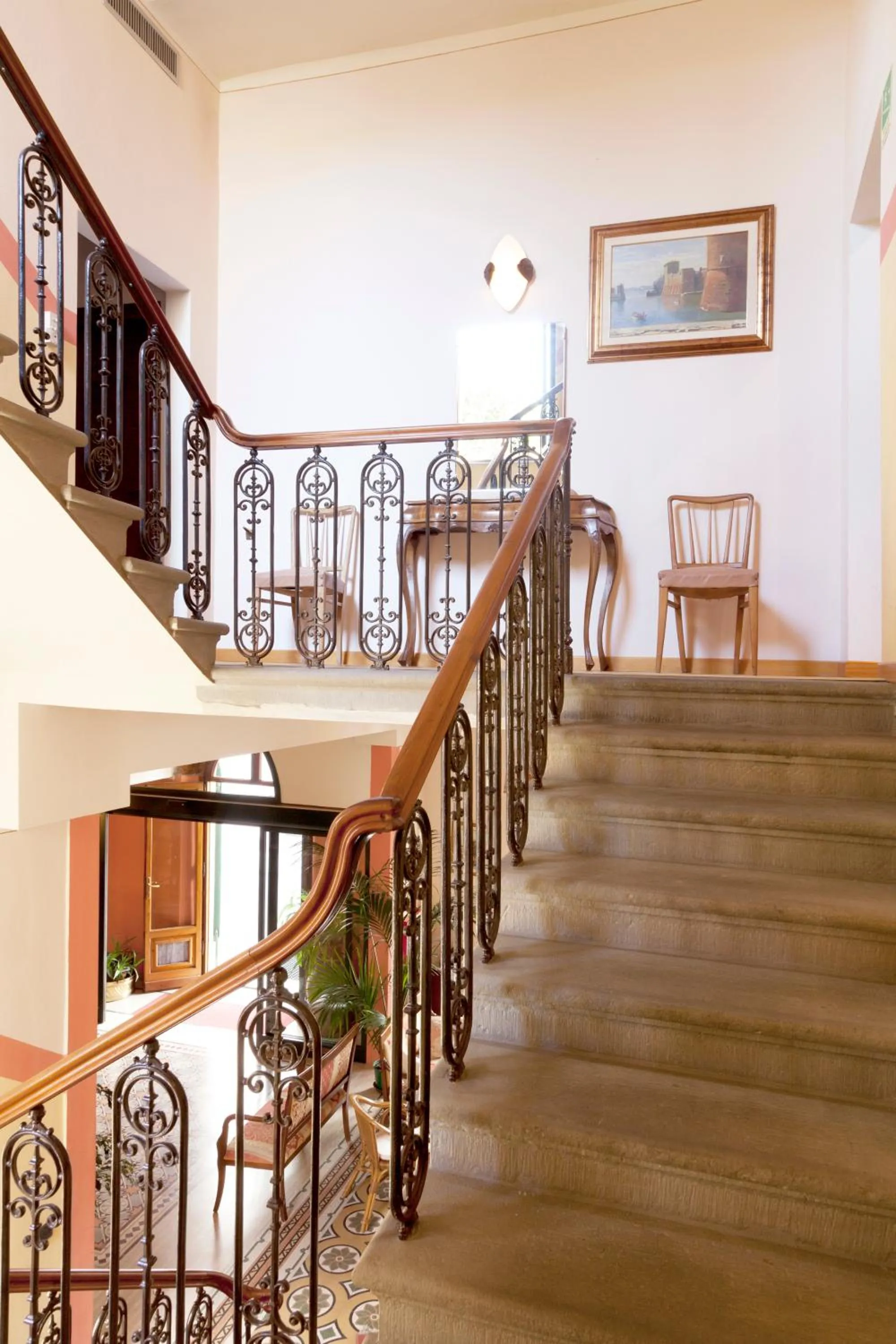 Decorative detail in Hotel Savoia e Campana