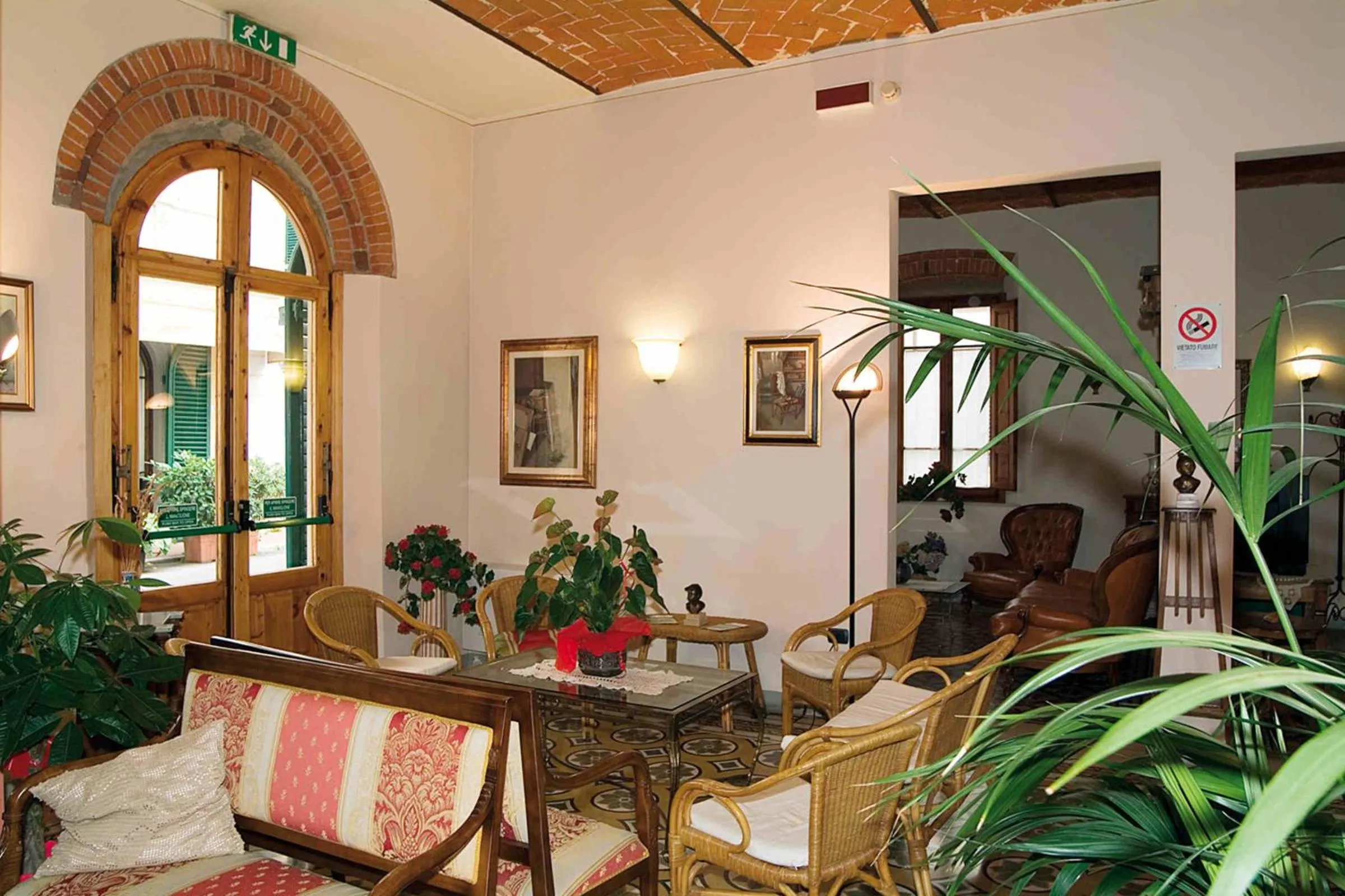 Lobby or reception in Hotel Savoia e Campana