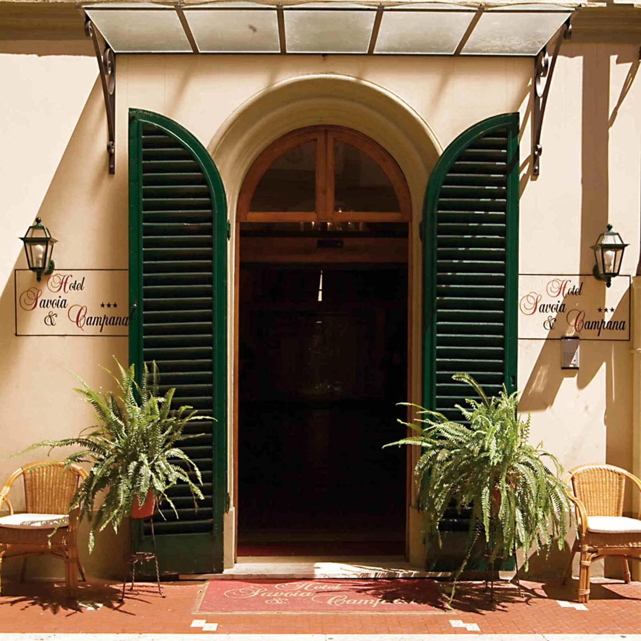 Facade/entrance in Hotel Savoia e Campana