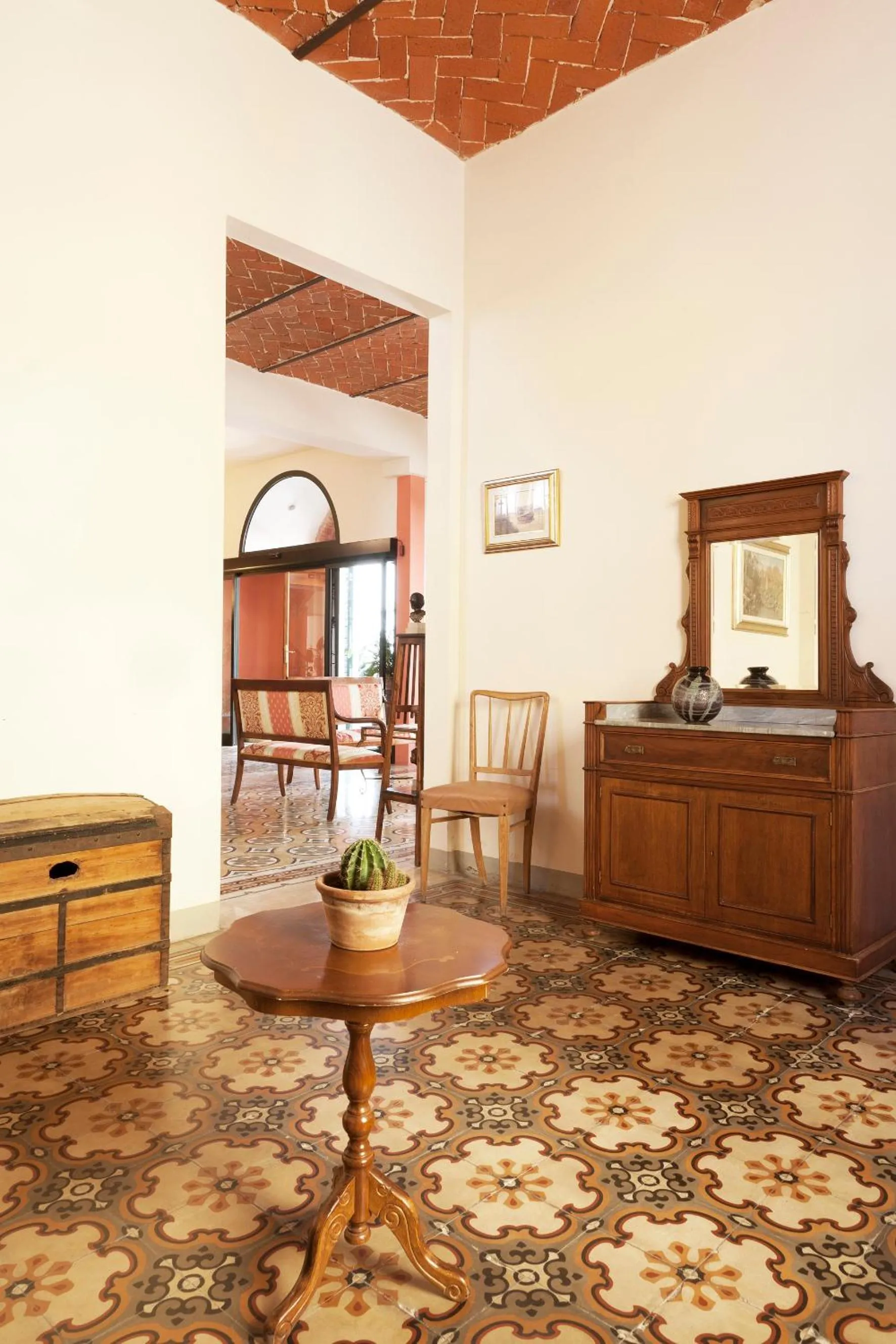 Decorative detail in Hotel Savoia e Campana