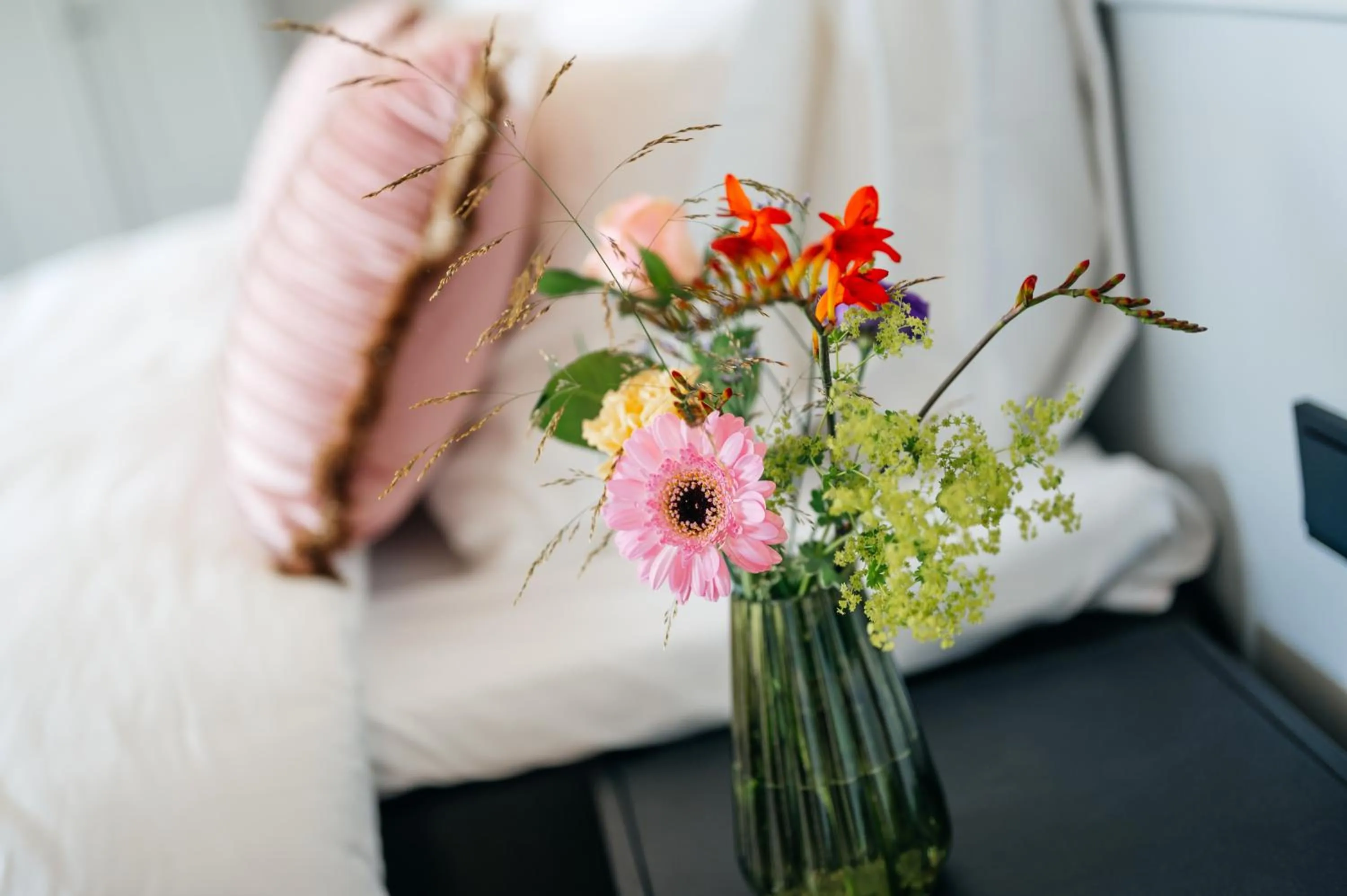 Bedroom, Bed in MyHotel Steenwijk - Giethoorn