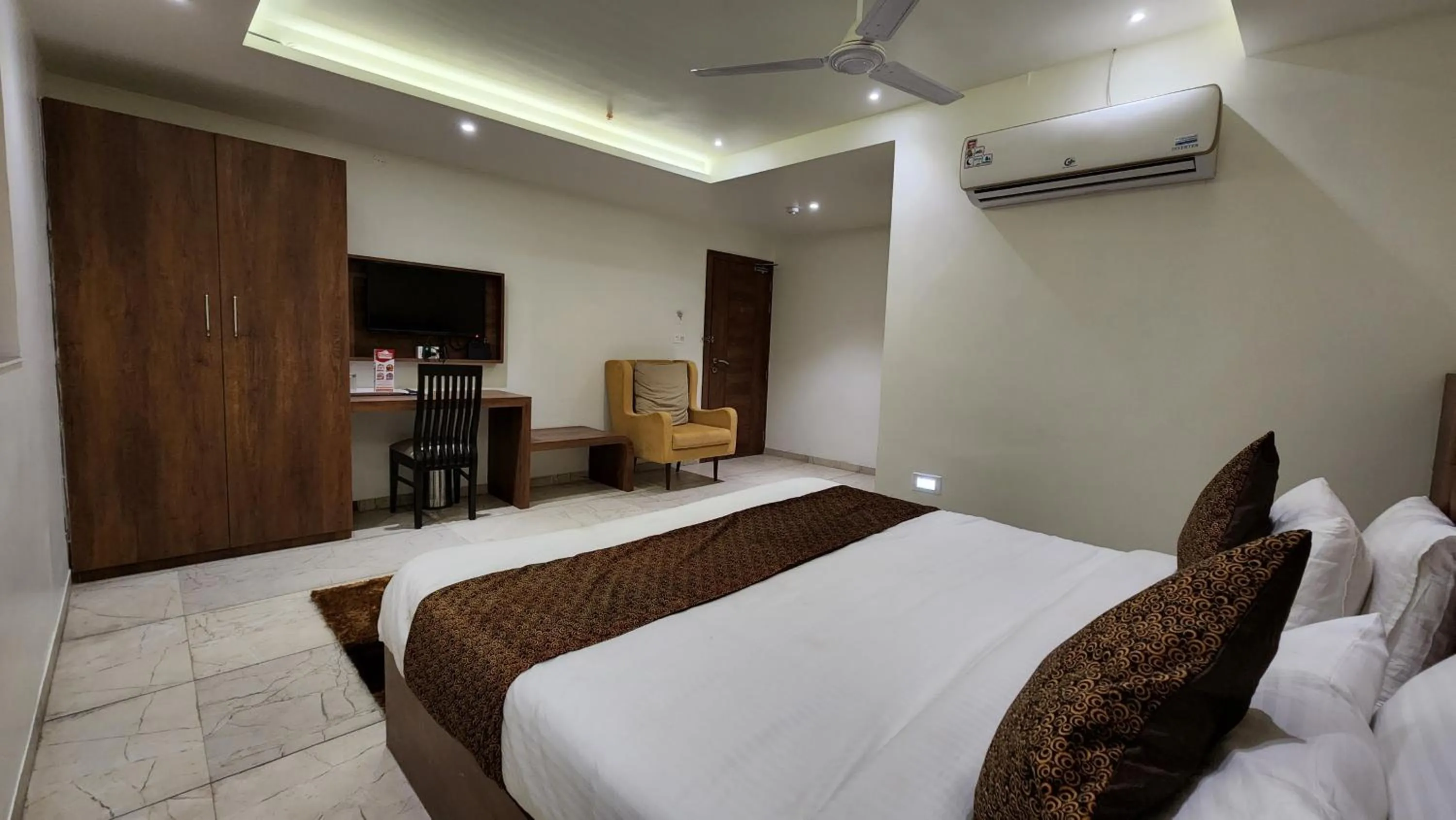 Bed in Hotel Nova Pride