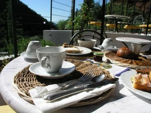 Food in Hotel Lago Bin