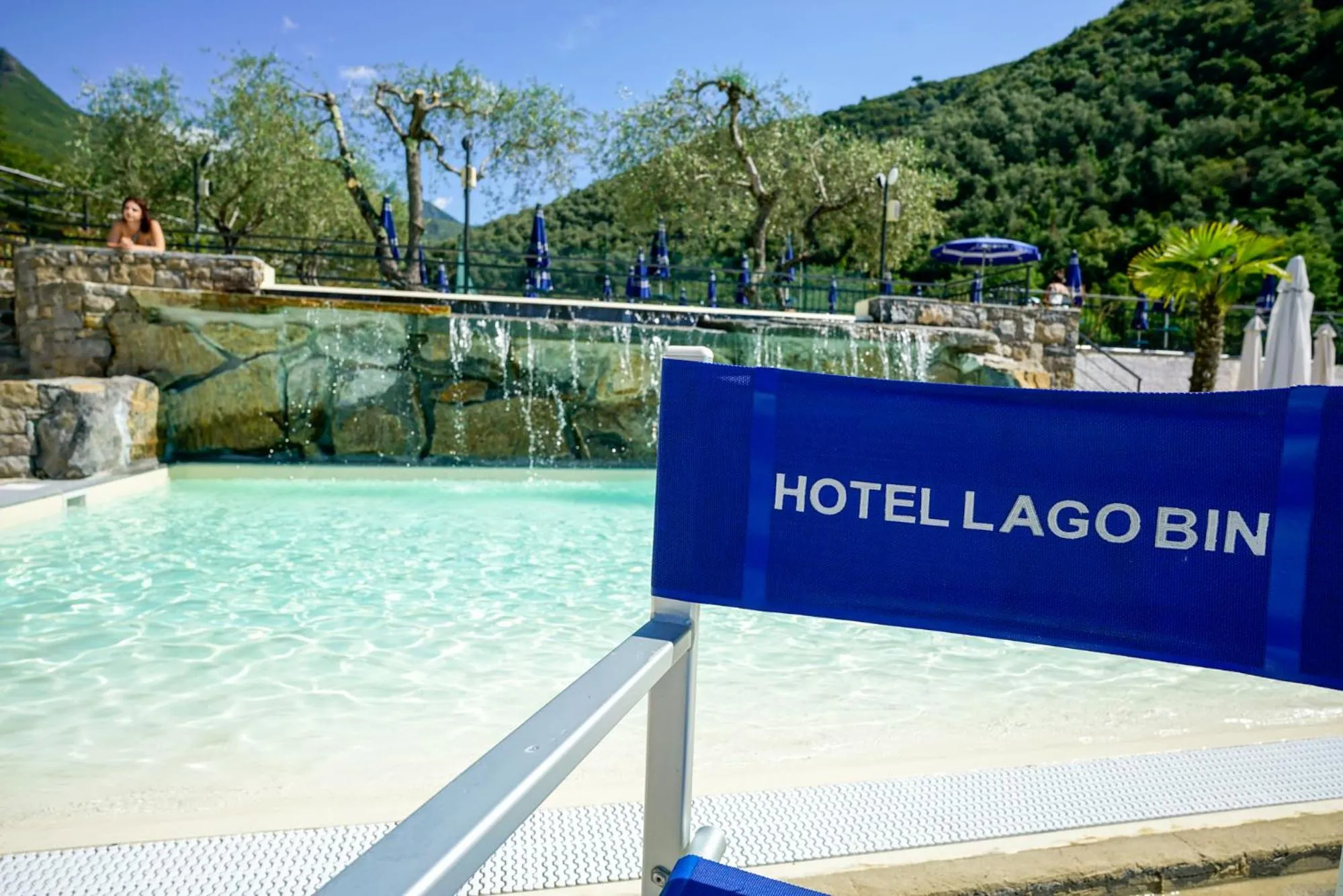 Swimming pool in Hotel Lago Bin