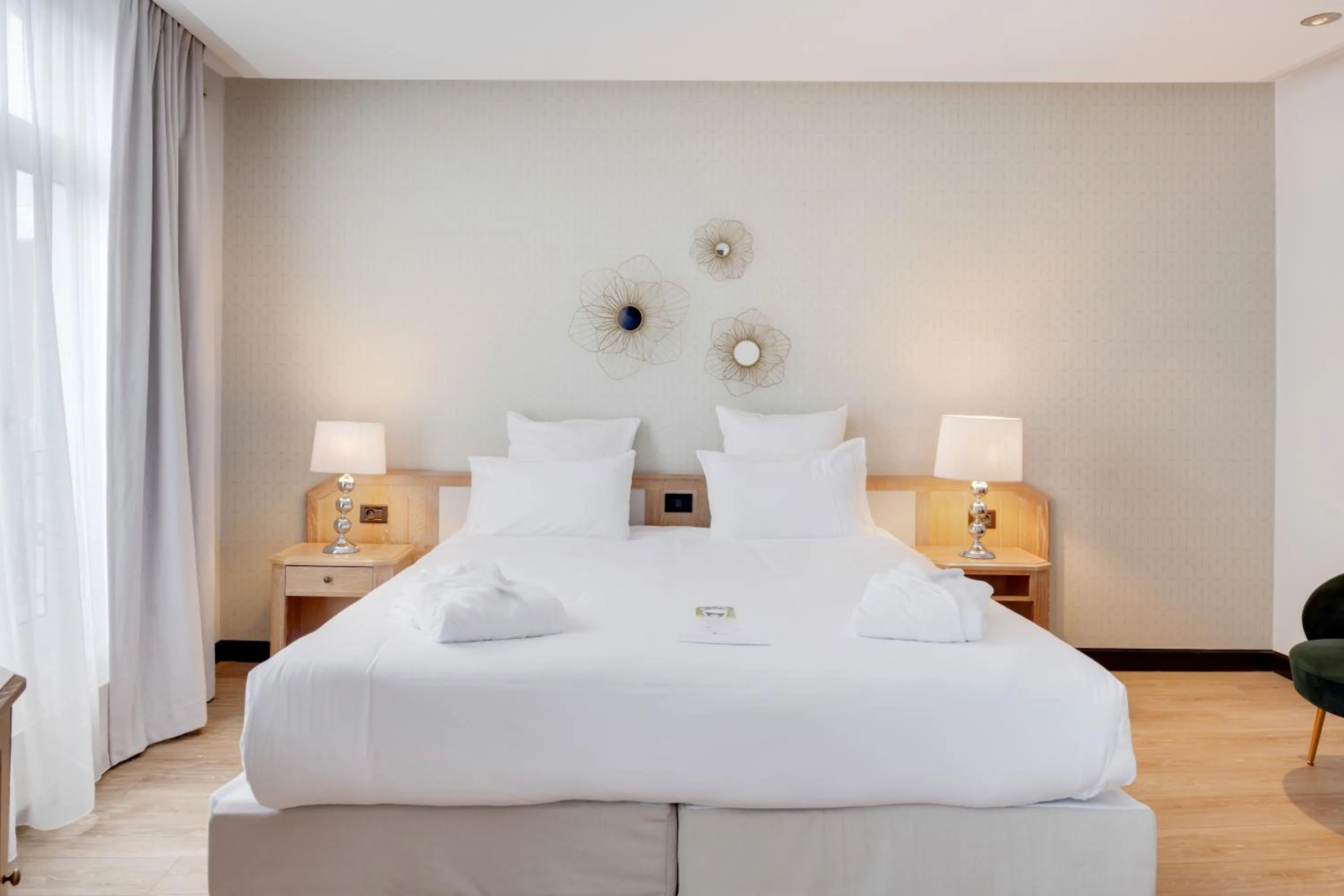 Bed in Best Western Plus Le Picardy