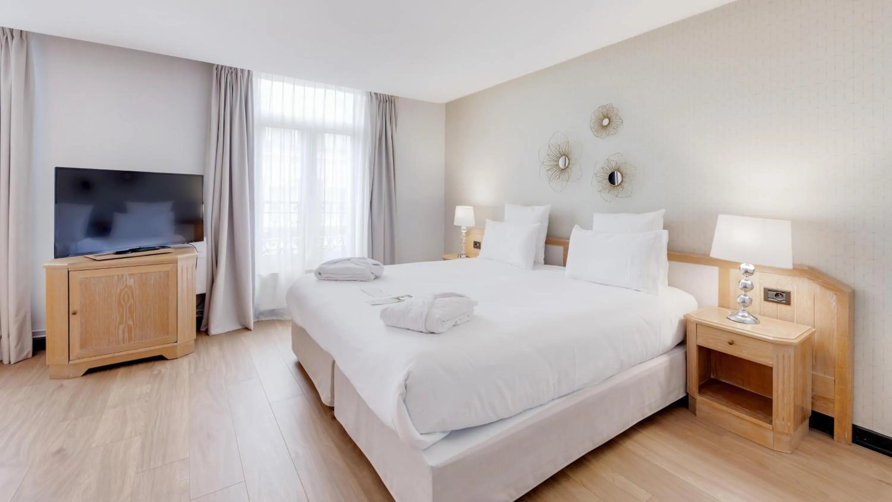 Bedroom, Bed in Best Western Plus Le Picardy