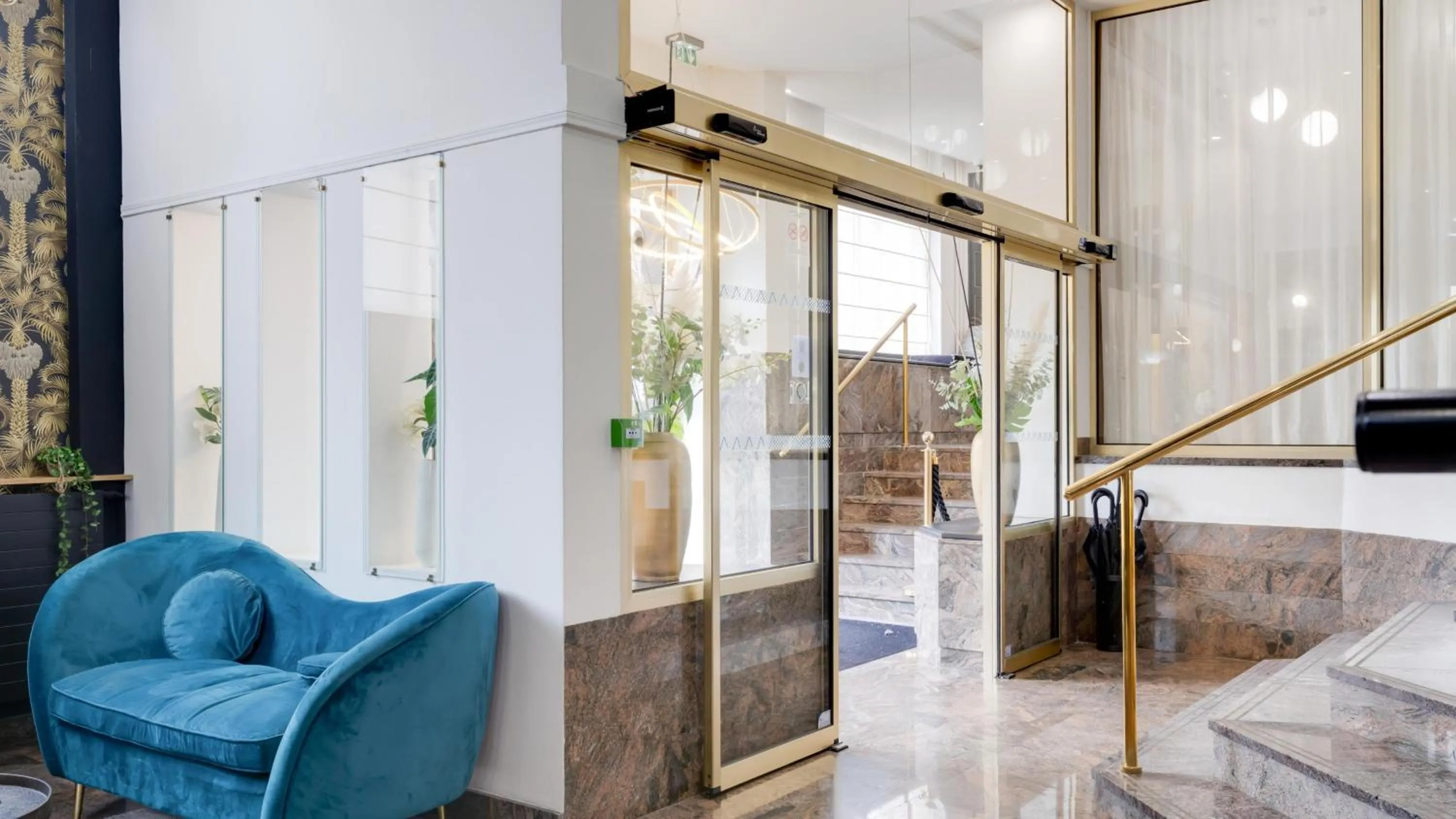 Lobby or reception in Best Western Plus Le Picardy