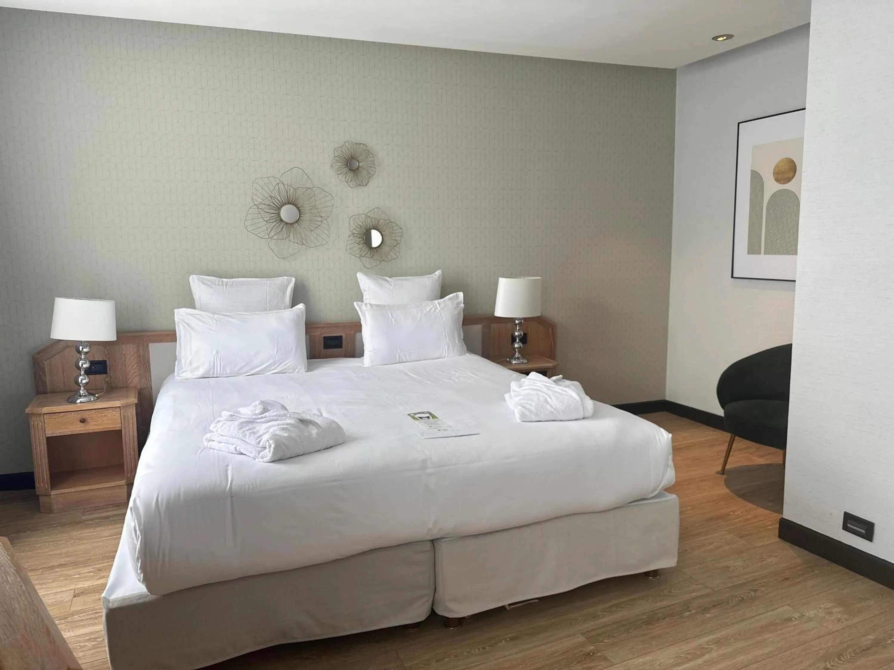 Bed in Best Western Plus Le Picardy