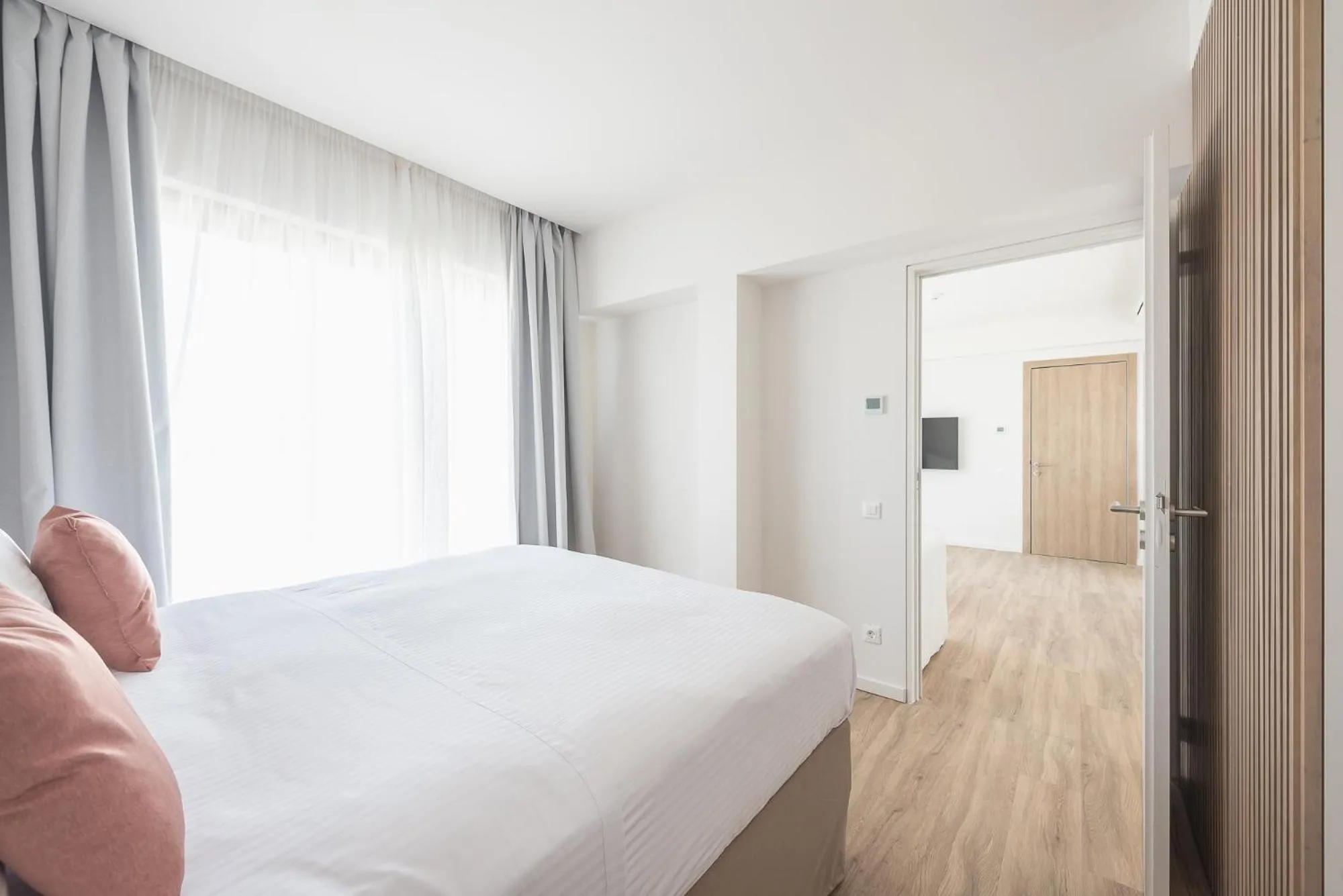 Photo of the whole room, Bed in Ceramian Athens