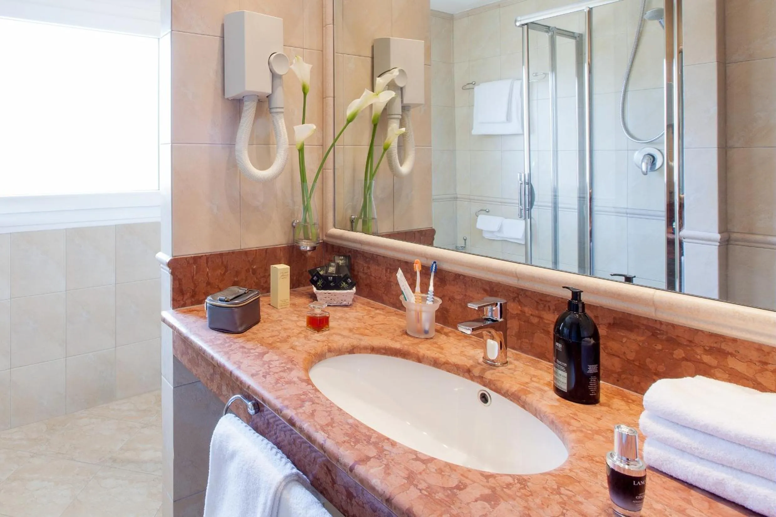 Bathroom in Aparthotel Adagio Rome Vatican