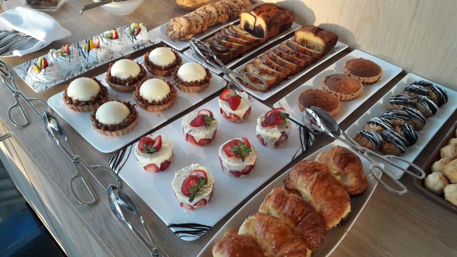 Buffet breakfast in Don Hotel